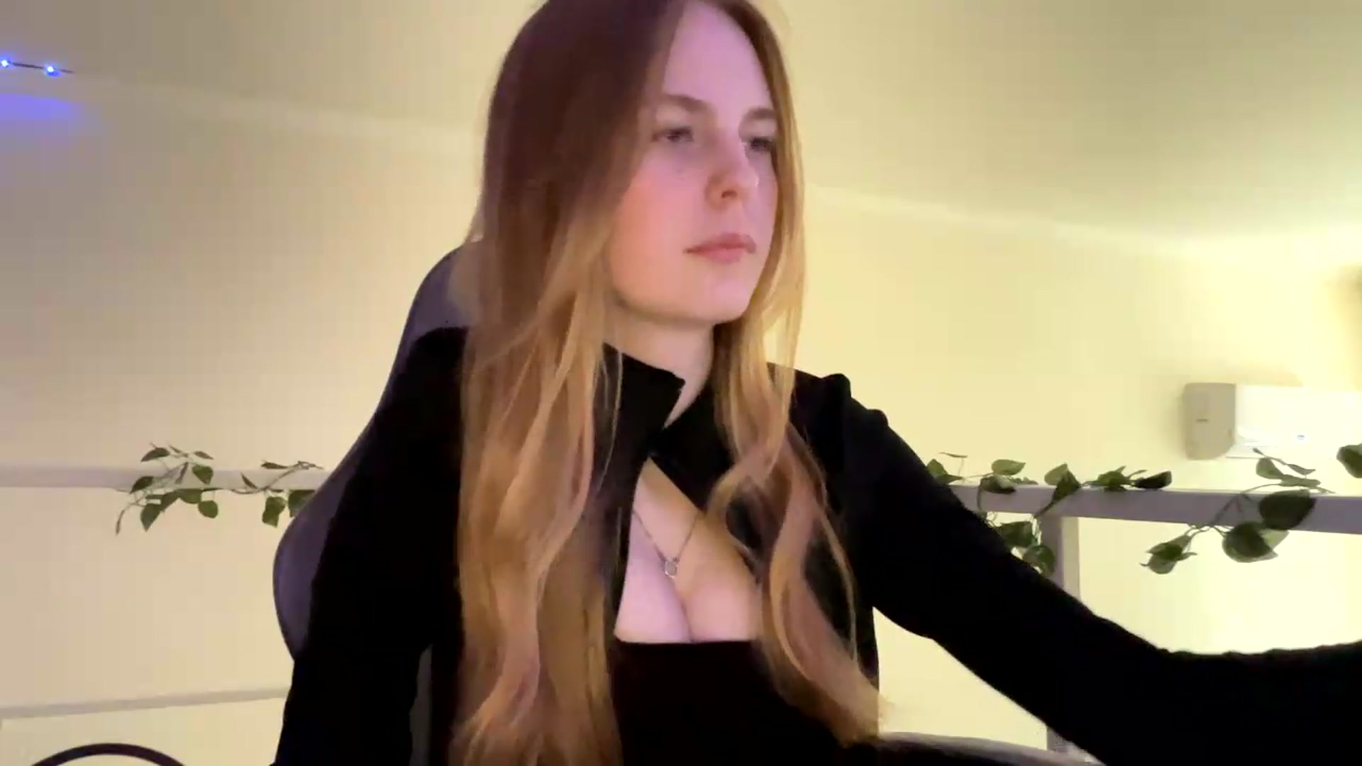 Gallery image thumbnail from SelinaMynx's myfreecams stream on, 06/06/2026, 13:21 image 9 of 20