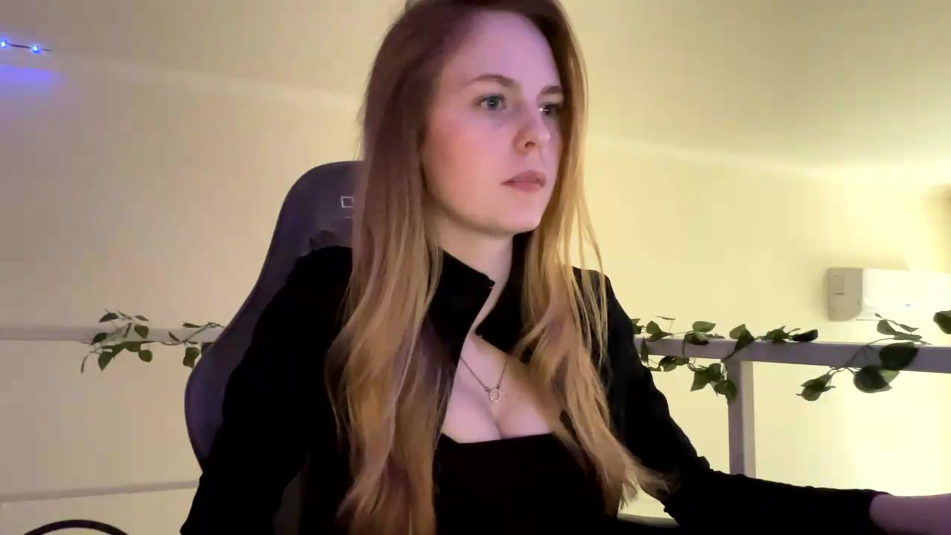 Gallery image thumbnail from SelinaMynx's myfreecams stream on, 06/06/2026, 13:21 image 20 of 20