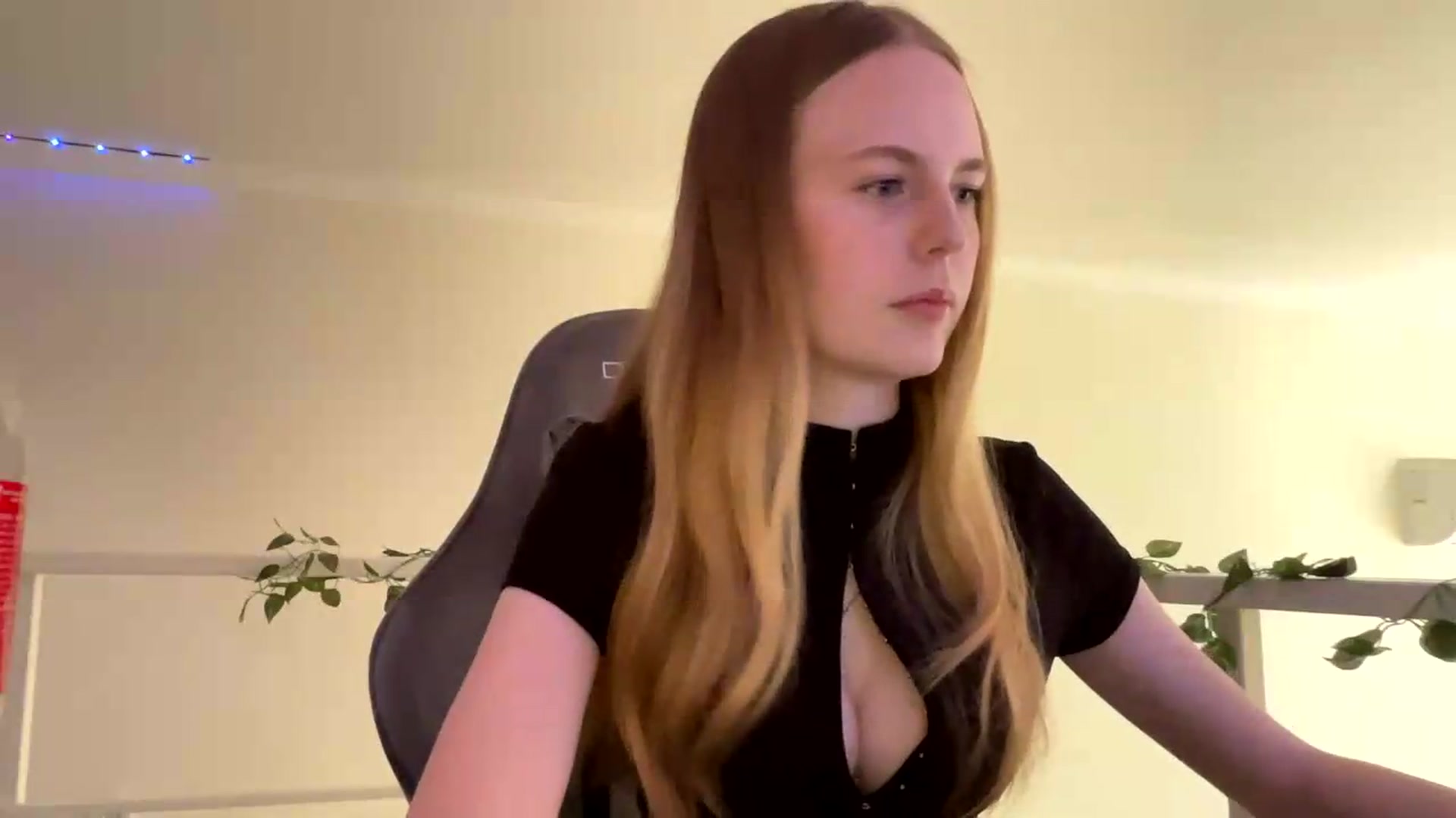 Gallery image thumbnail from SelinaMynx's myfreecams stream on, 06/07/2026, 08:25 image 2 of 20