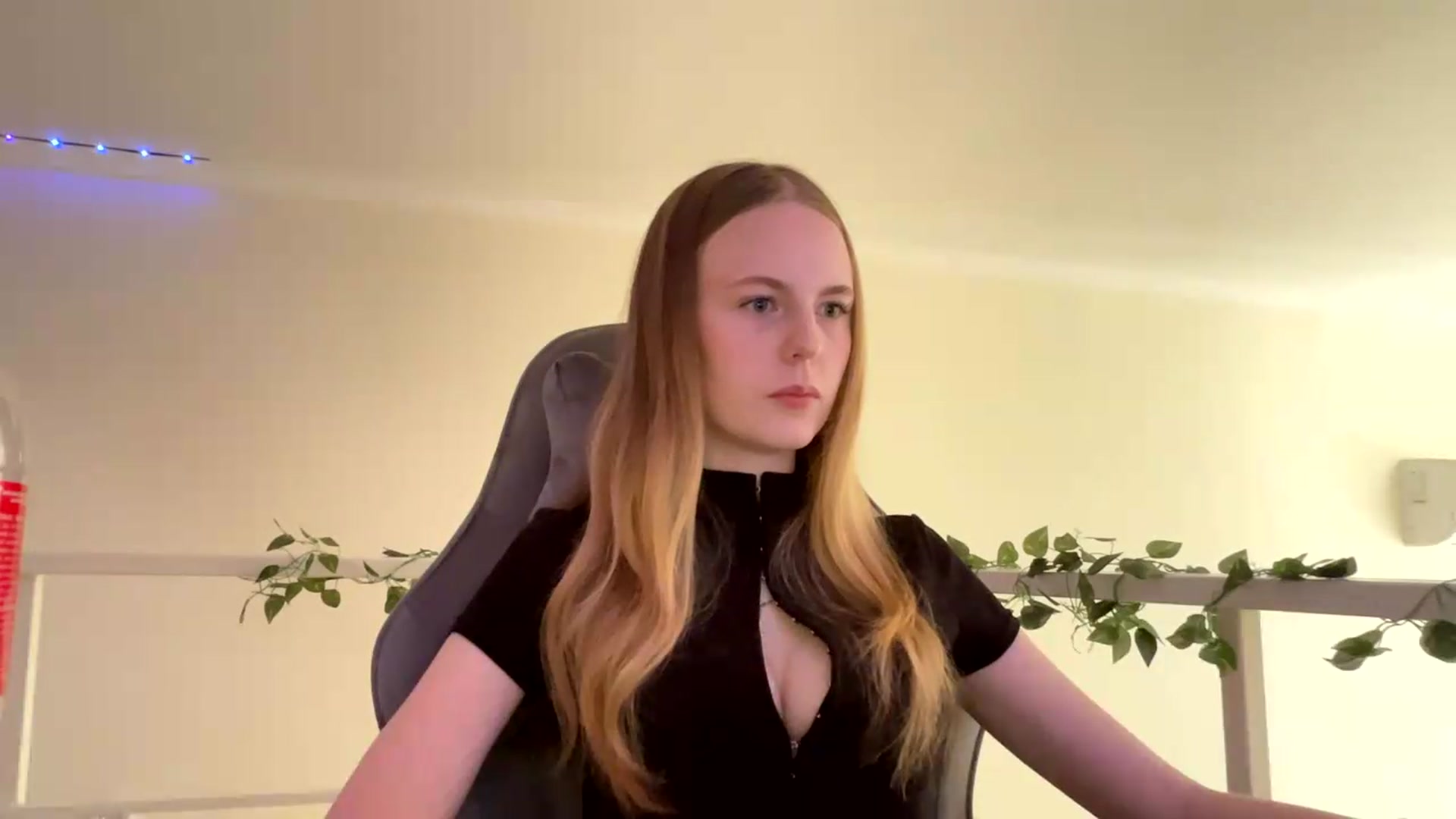 Gallery image thumbnail from SelinaMynx's myfreecams stream on, 06/07/2026, 08:25 image 4 of 20