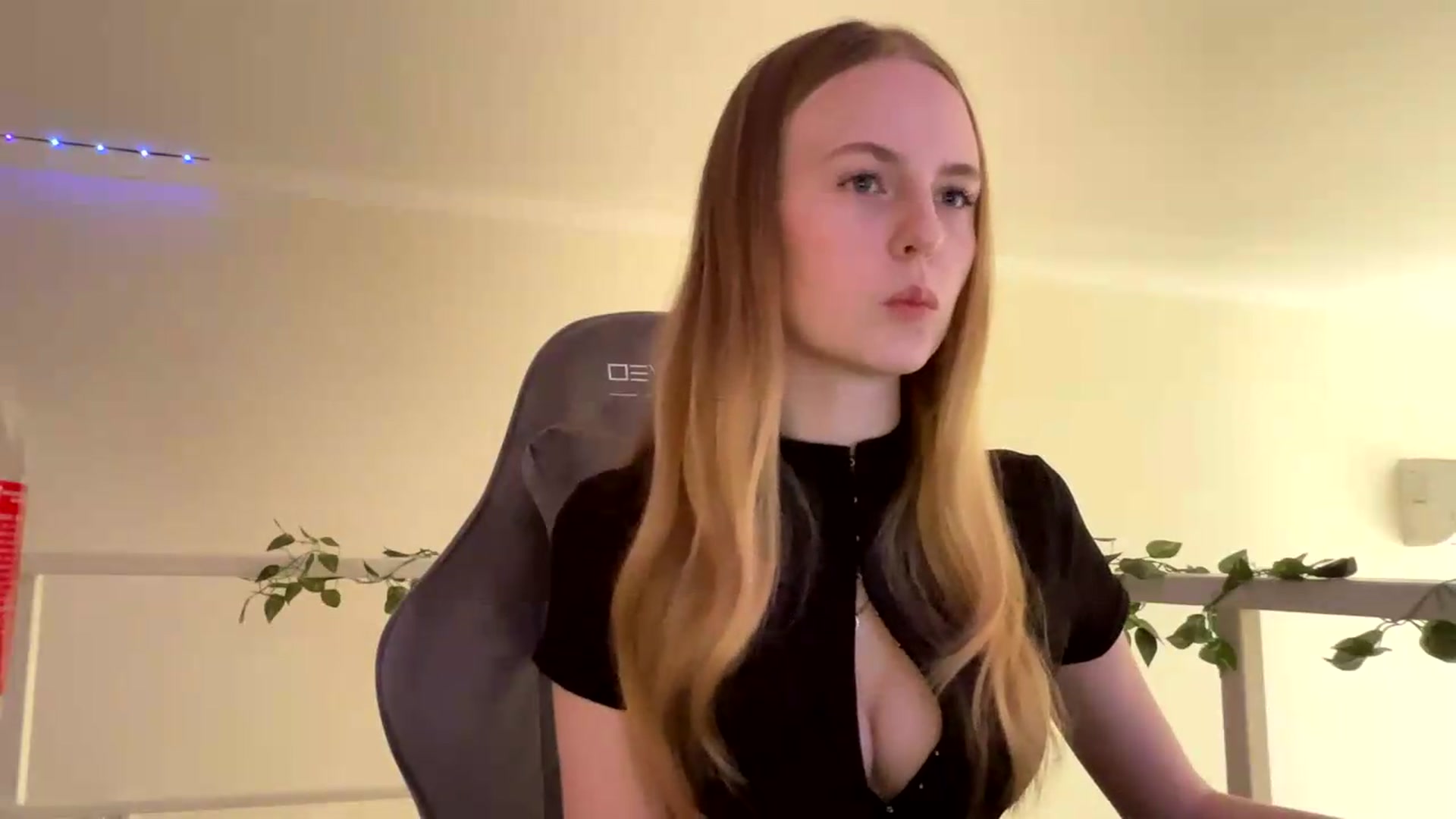 Gallery image thumbnail from SelinaMynx's myfreecams stream on, 06/07/2026, 08:25 image 6 of 20