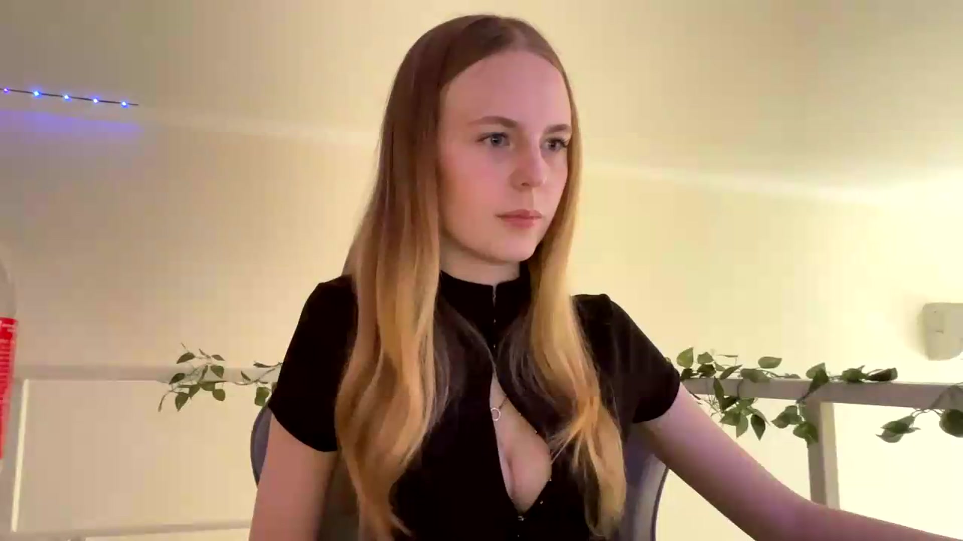 Gallery image thumbnail from SelinaMynx's myfreecams stream on, 06/07/2026, 08:25 image 17 of 20