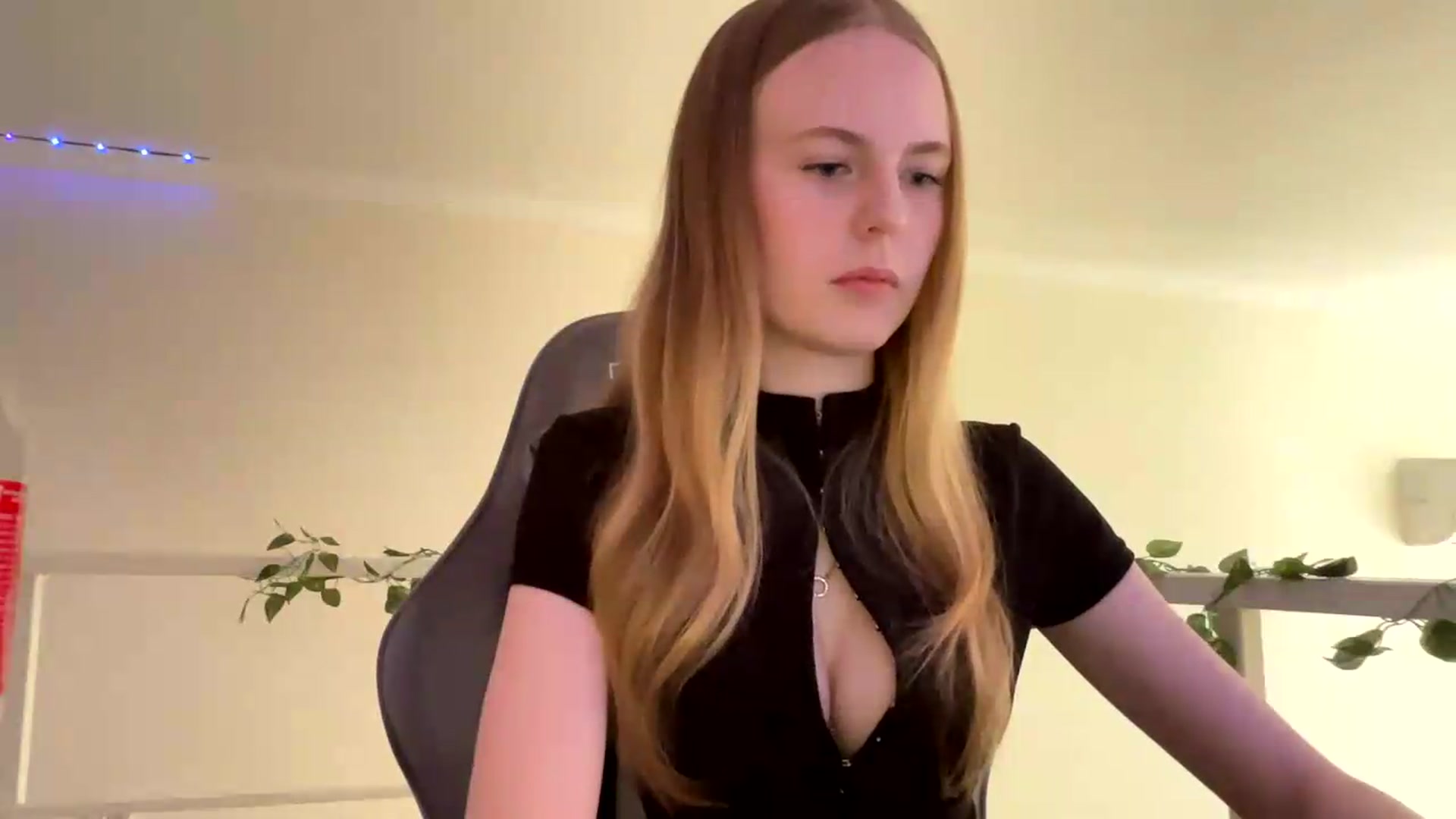 Gallery image thumbnail from SelinaMynx's myfreecams stream on, 06/07/2026, 08:25 image 20 of 20