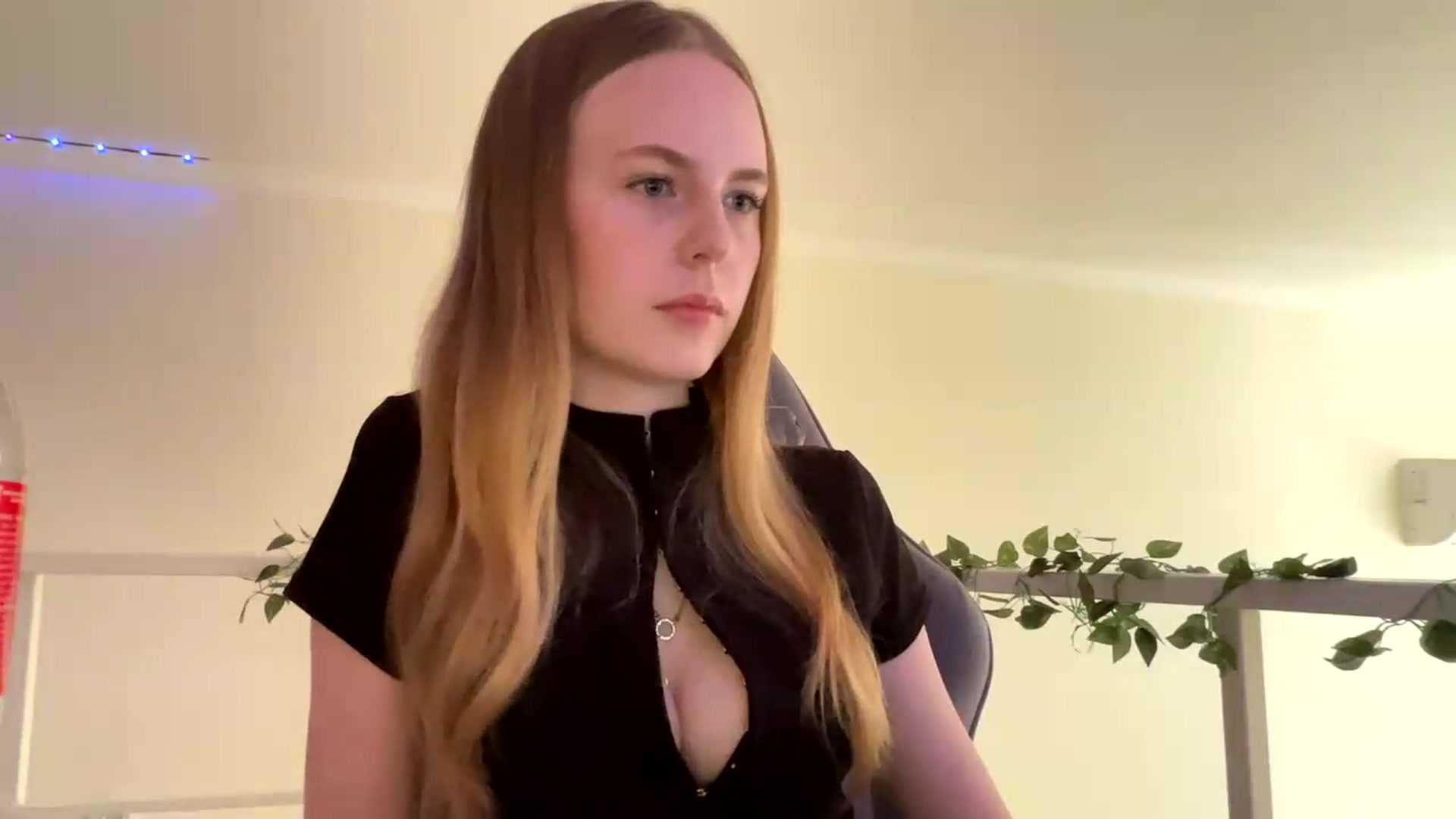Gallery image thumbnail from SelinaMynx's myfreecams stream on, 06/07/2026, 08:25 image 9 of 20