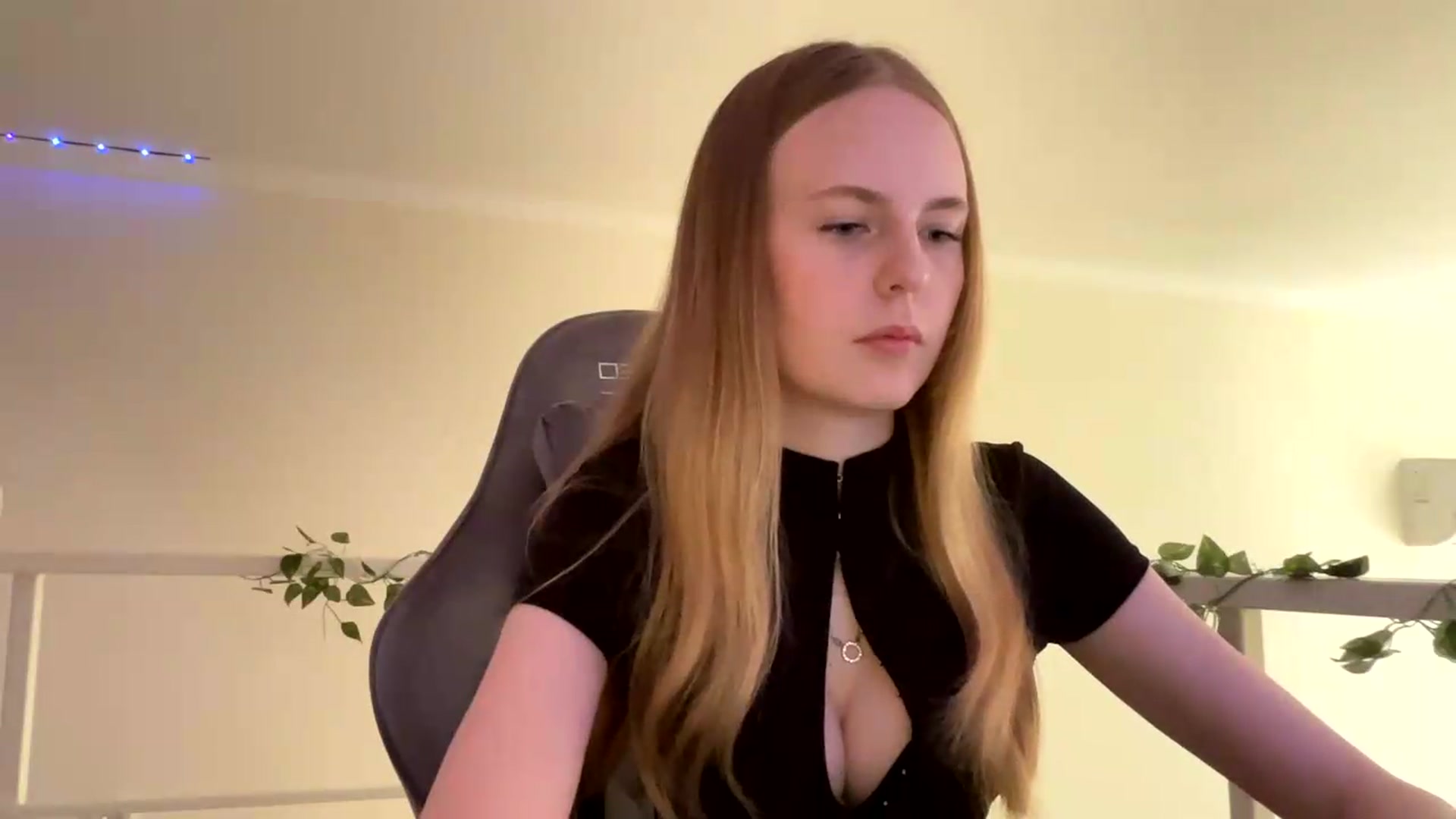 Gallery image thumbnail from SelinaMynx's myfreecams stream on, 06/07/2026, 10:05 image 9 of 20