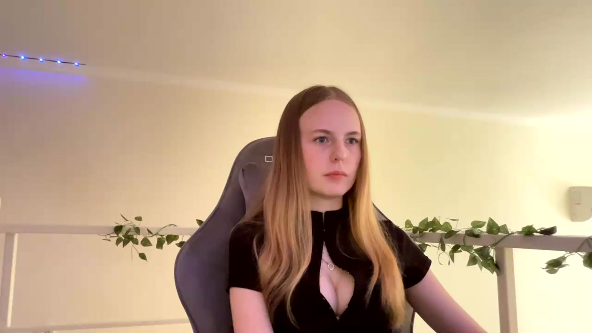 Gallery image thumbnail from SelinaMynx's myfreecams stream on, 06/07/2026, 10:05 image 14 of 20