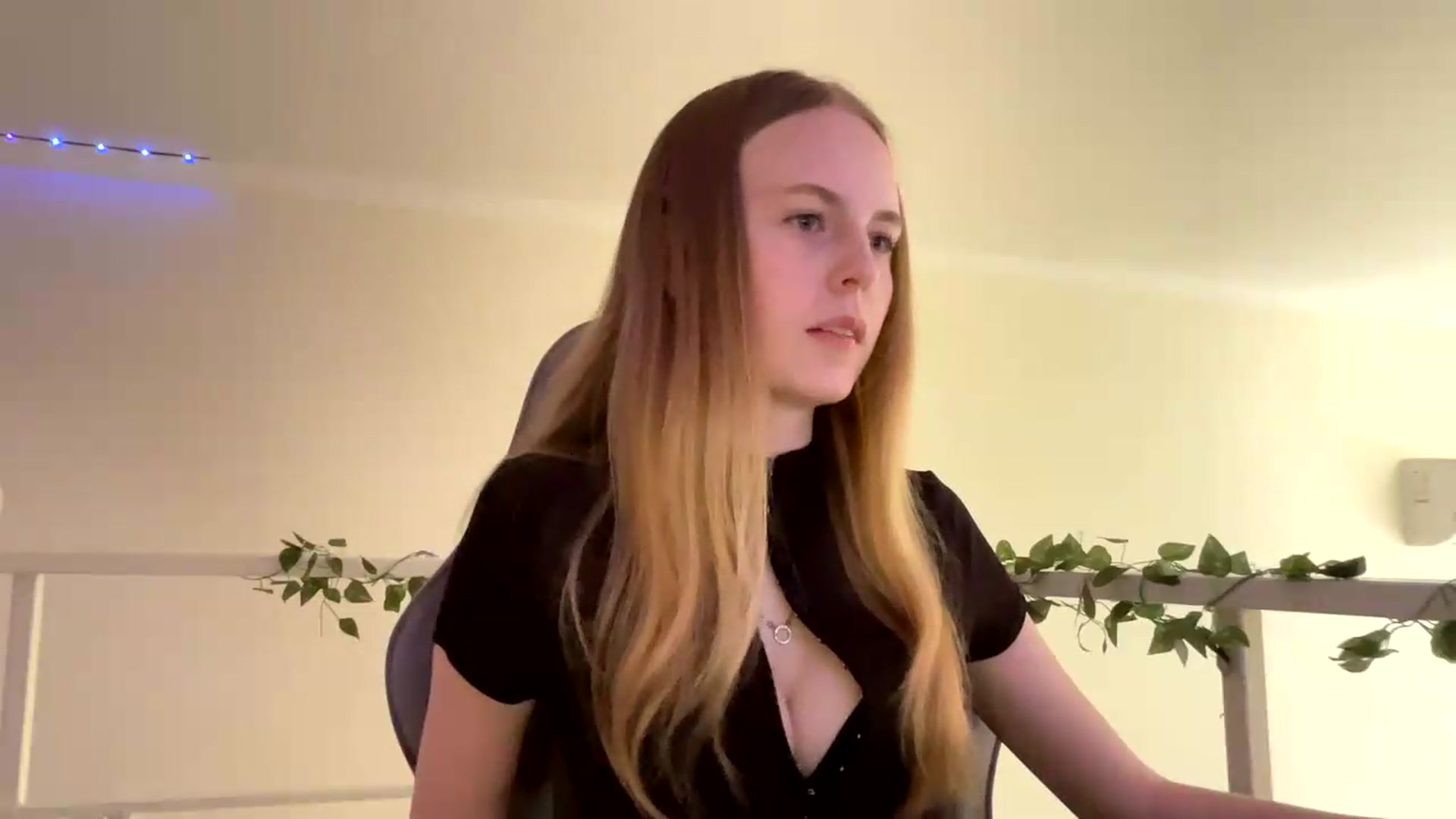 Gallery image thumbnail from SelinaMynx's myfreecams stream on, 06/07/2026, 10:05 image 17 of 20