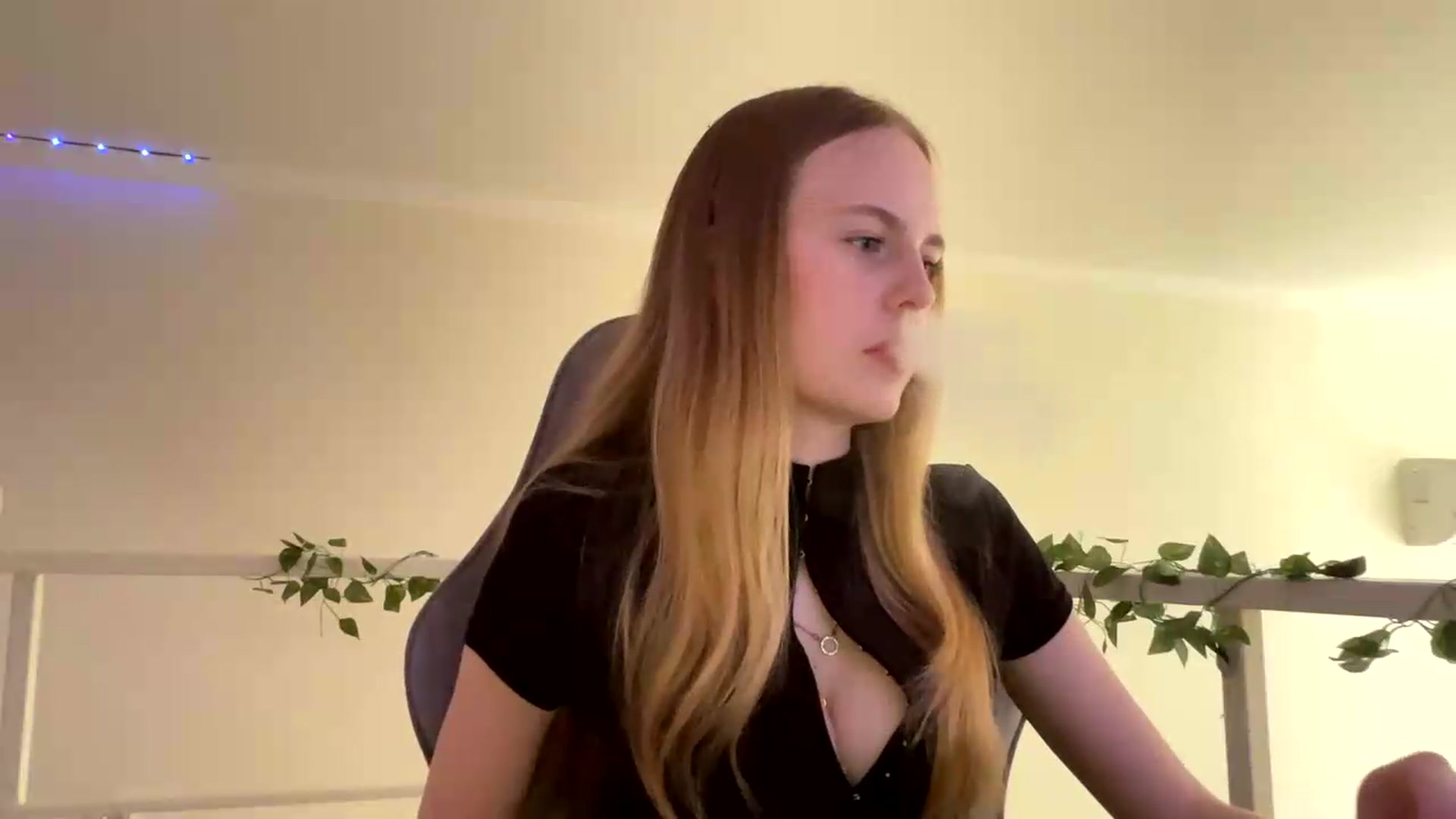 Gallery image thumbnail from SelinaMynx's myfreecams stream on, 06/07/2026, 10:05 image 20 of 20