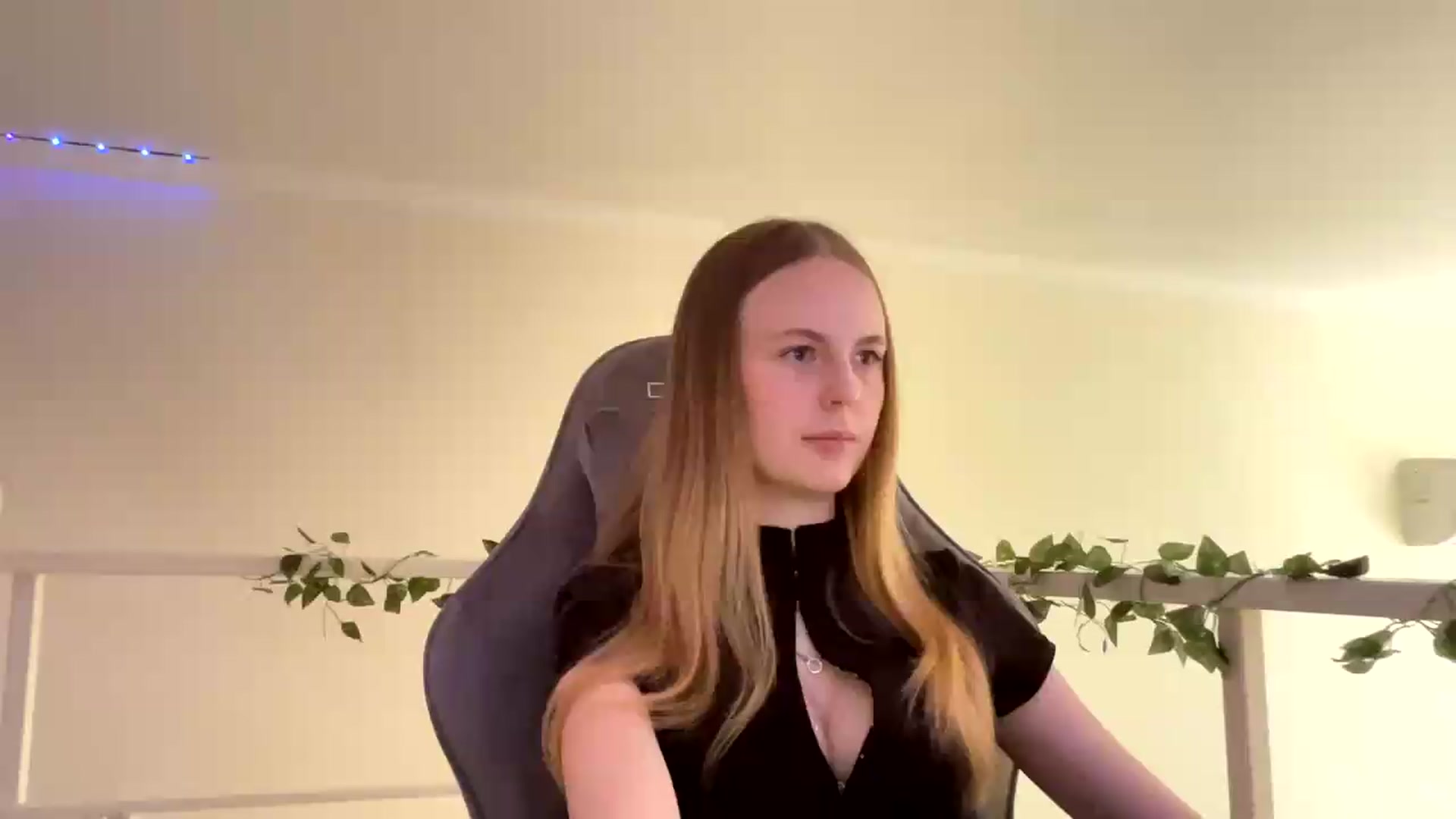 Gallery image thumbnail from SelinaMynx's myfreecams stream on, 06/07/2026, 10:05 image 15 of 20
