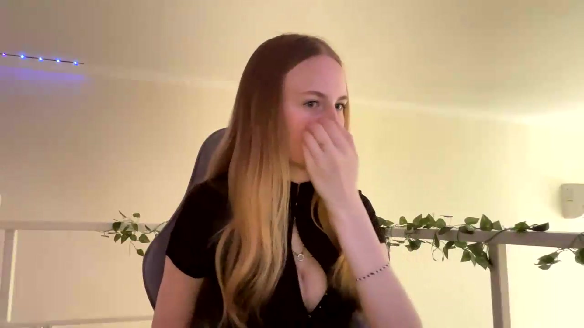 Gallery image thumbnail from SelinaMynx's myfreecams stream on, 06/07/2026, 10:05 image 2 of 20