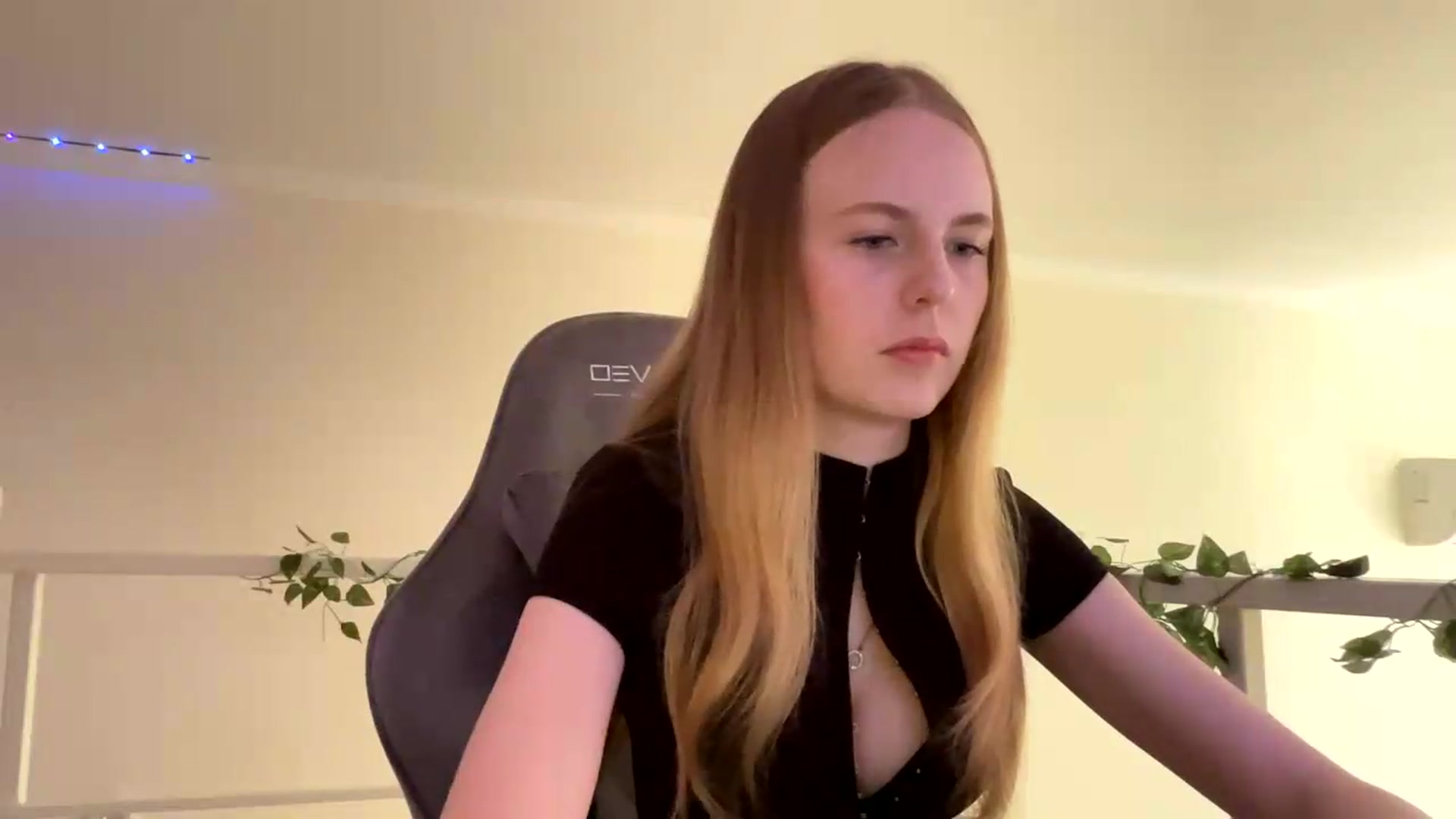 Gallery image thumbnail from SelinaMynx's myfreecams stream on, 06/07/2026, 10:05 image 4 of 20