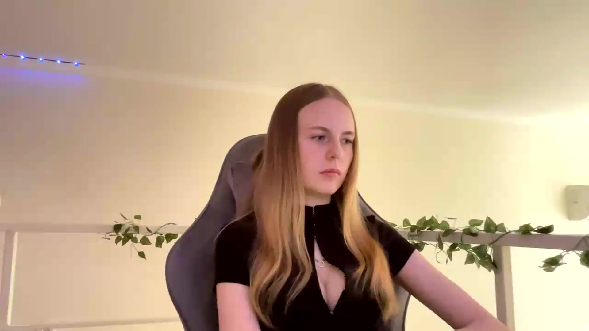 Gallery image thumbnail from SelinaMynx's myfreecams stream on, 06/07/2026, 10:05 image 8 of 20
