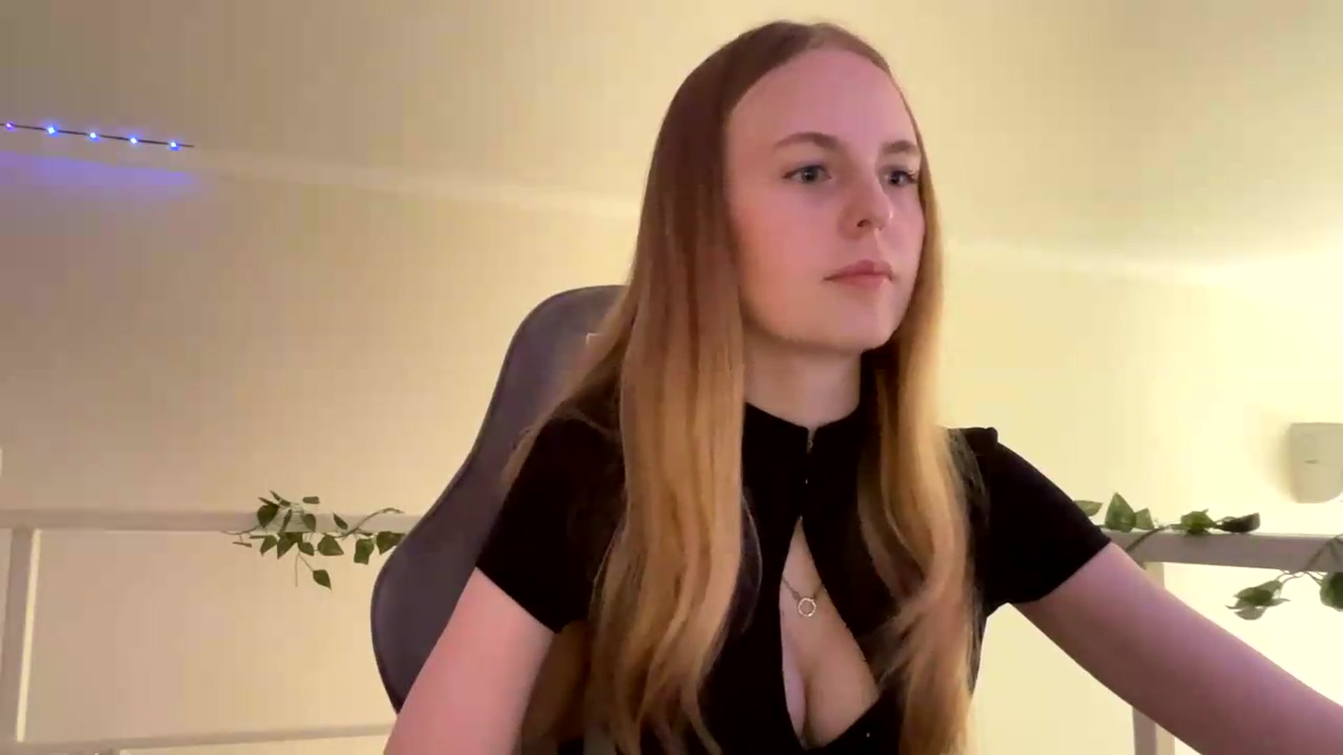 Gallery image thumbnail from SelinaMynx's myfreecams stream on, 06/07/2026, 10:05 image 19 of 20