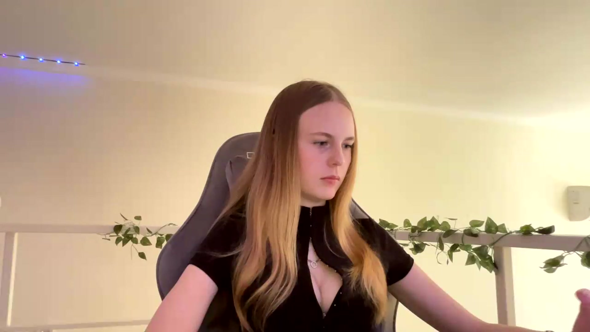 Gallery image thumbnail from SelinaMynx's myfreecams stream on, 06/07/2026, 10:05 image 13 of 20