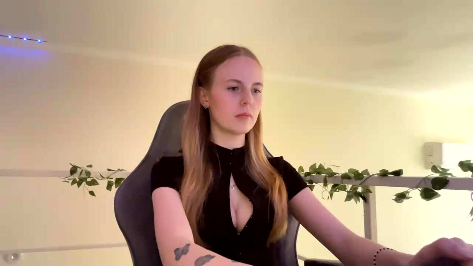 Gallery image thumbnail from SelinaMynx's myfreecams stream on, 06/07/2026, 12:54 image 2 of 20