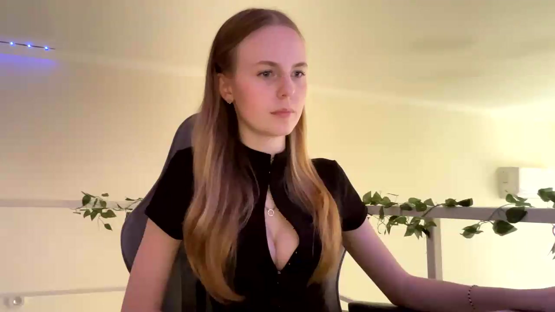 Gallery image thumbnail from SelinaMynx's myfreecams stream on, 06/07/2026, 12:54 image 5 of 20