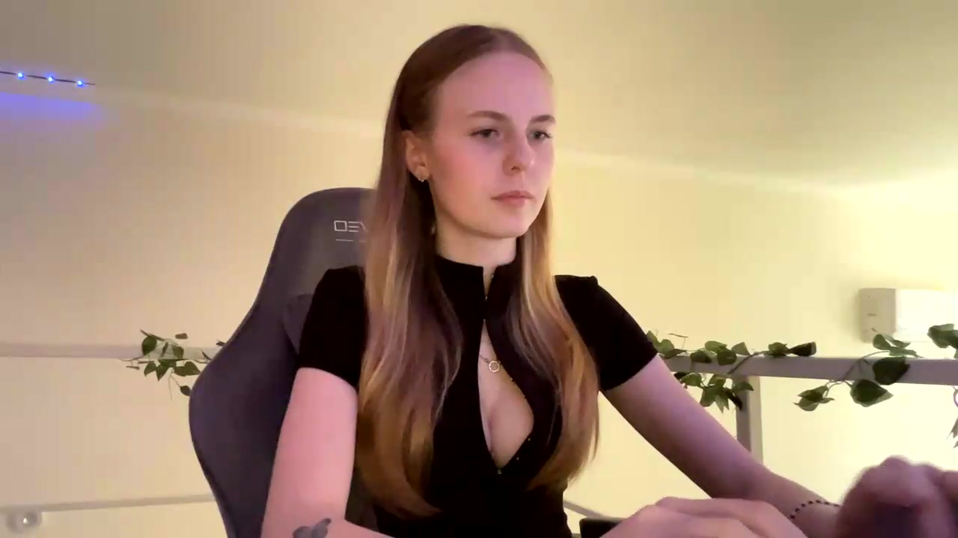 Gallery image thumbnail from SelinaMynx's myfreecams stream on, 06/07/2026, 12:54 image 11 of 20
