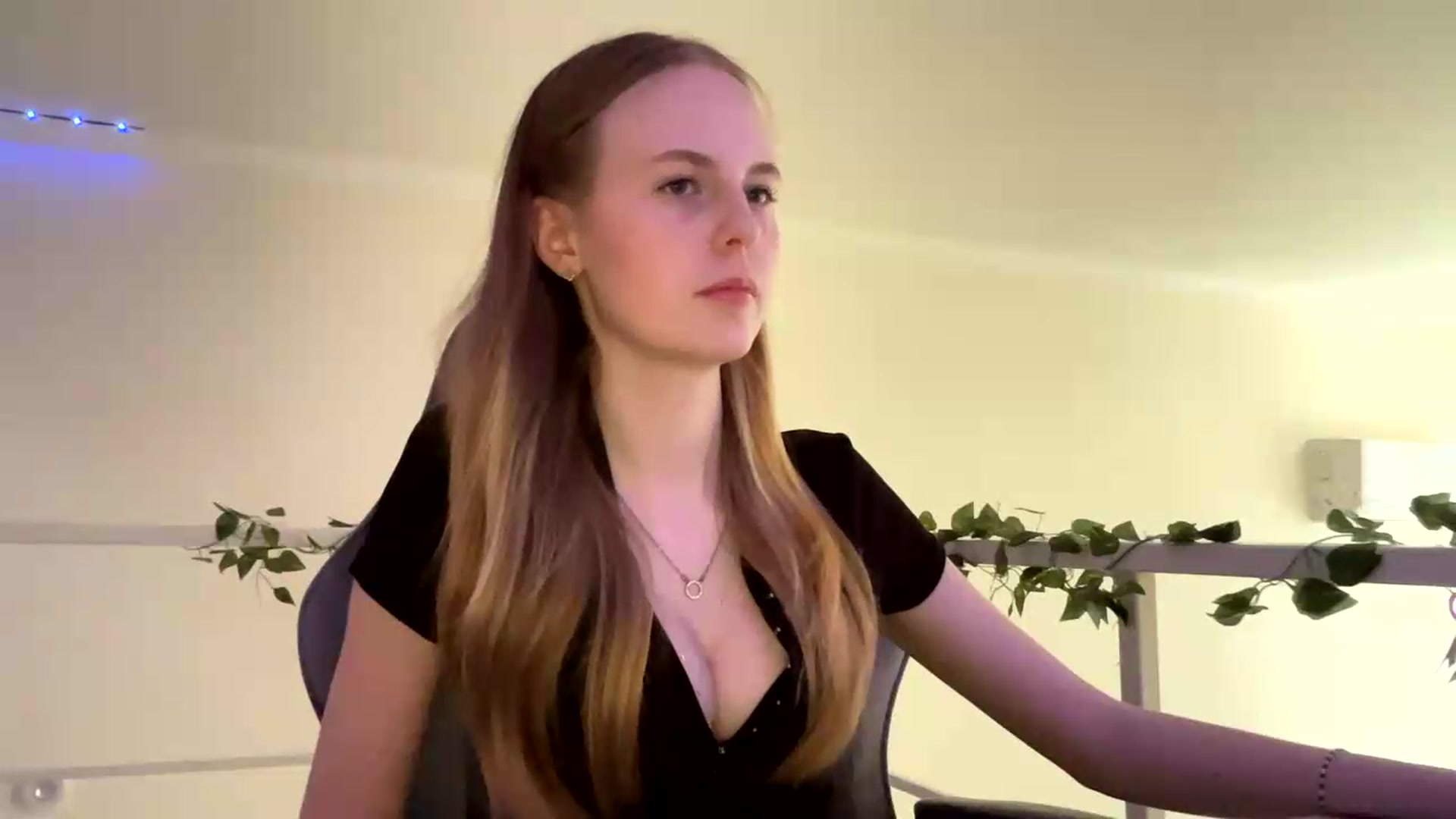 Gallery image thumbnail from SelinaMynx's myfreecams stream on, 06/07/2026, 12:54 image 18 of 20