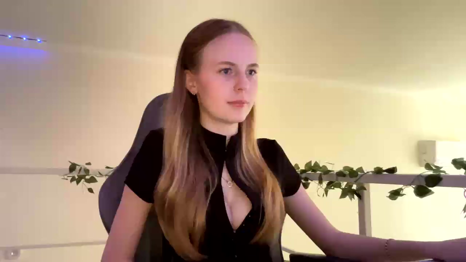 Gallery image thumbnail from SelinaMynx's myfreecams stream on, 06/07/2026, 12:54 image 16 of 20
