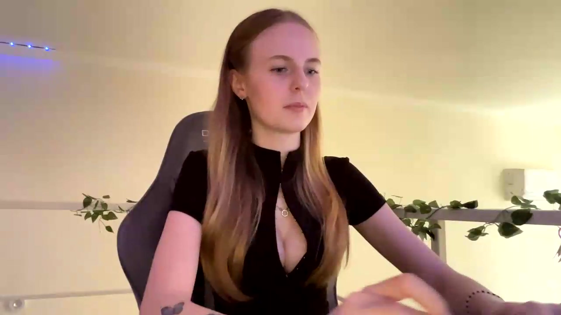 Gallery image thumbnail from SelinaMynx's myfreecams stream on, 06/07/2026, 12:54 image 9 of 20