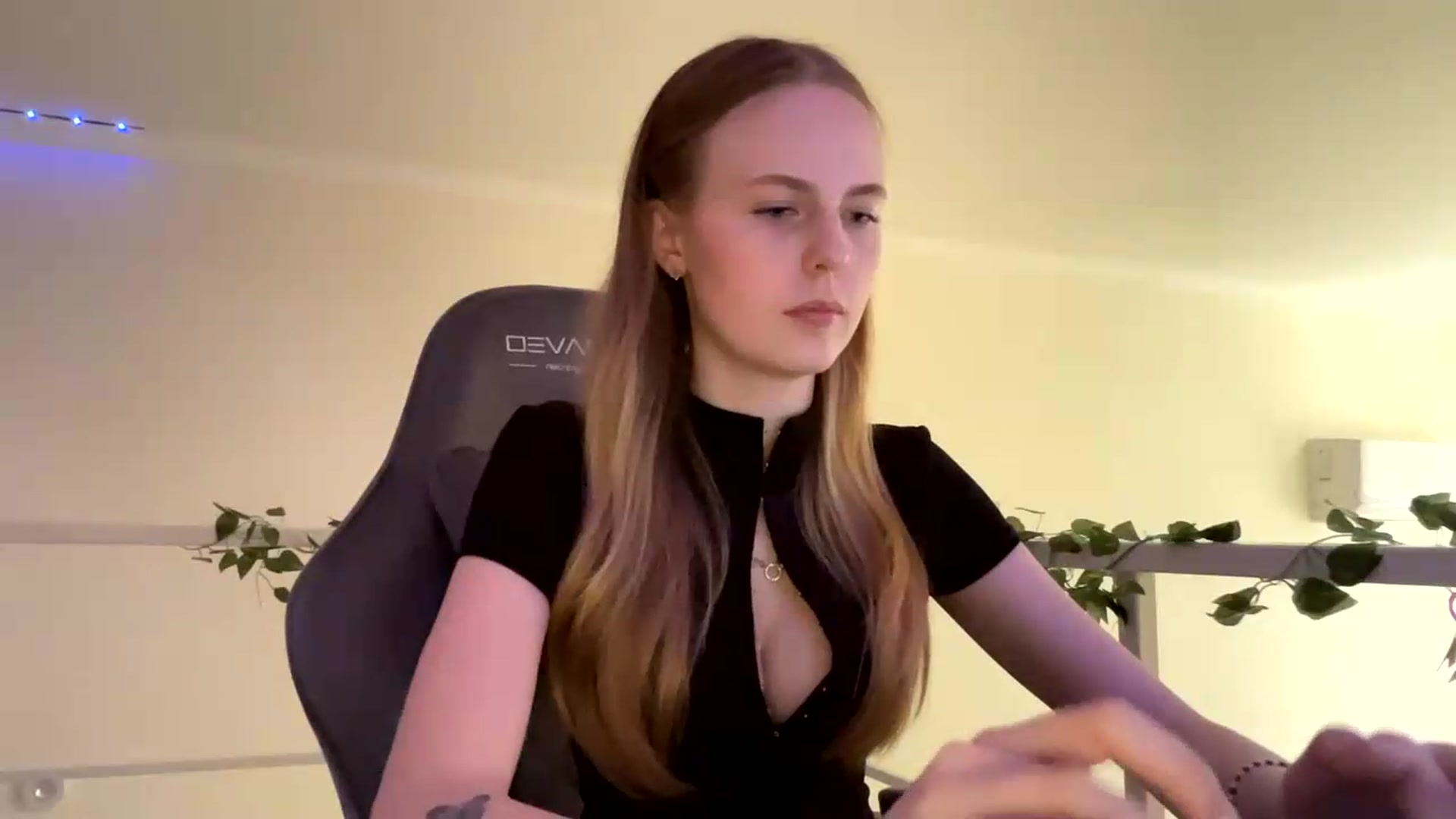 Gallery image thumbnail from SelinaMynx's myfreecams stream on, 06/07/2026, 12:54 image 12 of 20