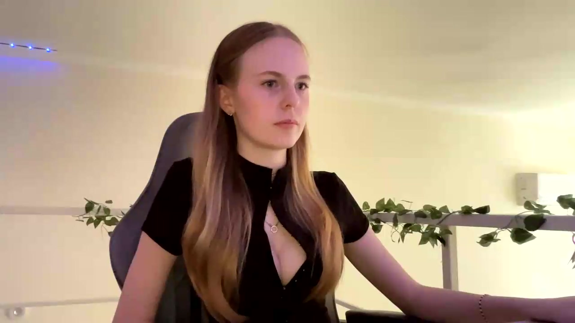 Gallery image thumbnail from SelinaMynx's myfreecams stream on, 06/07/2026, 12:54 image 7 of 20