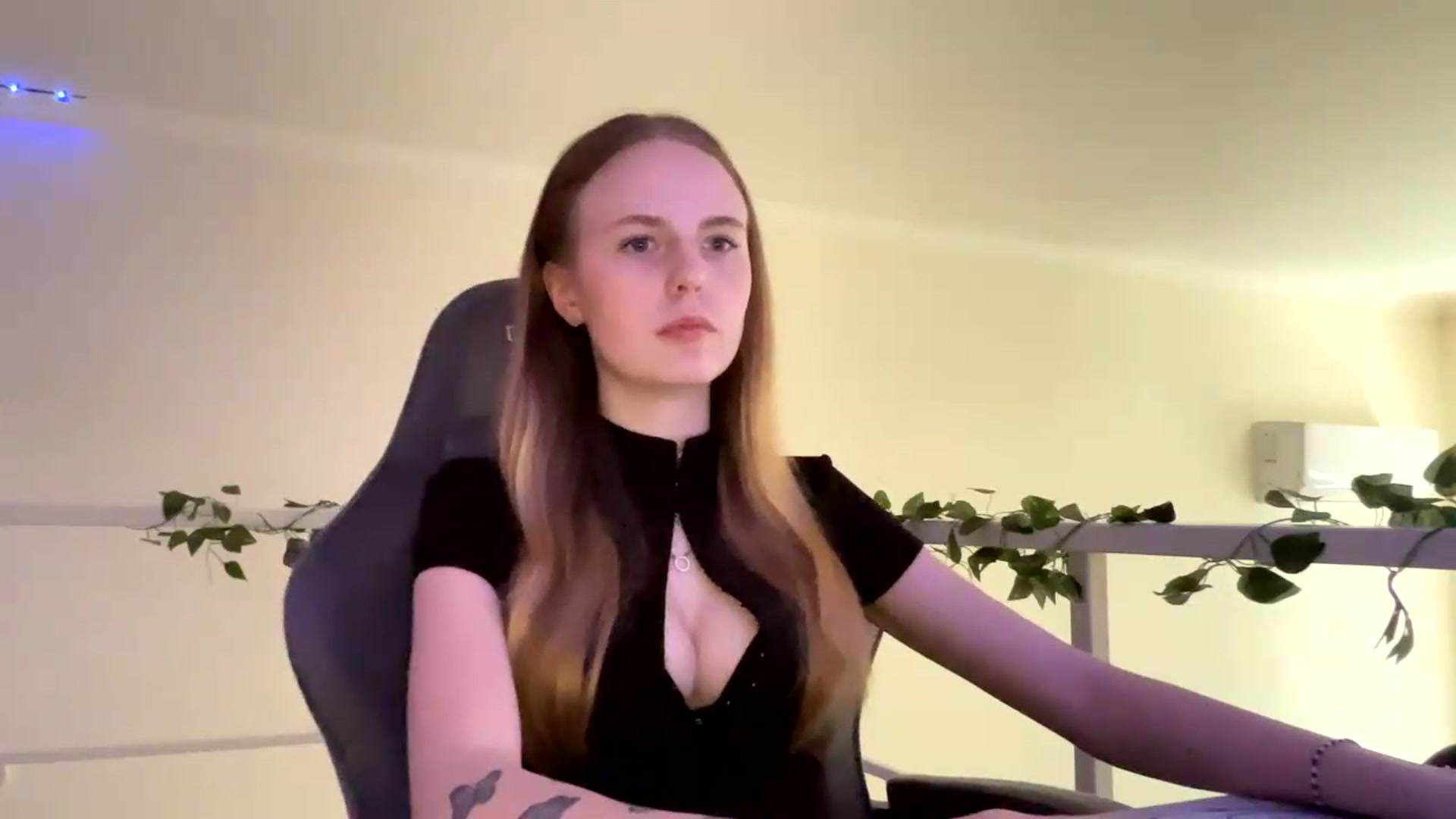 Gallery image thumbnail from SelinaMynx's myfreecams stream on, 06/07/2026, 13:52 image 11 of 20