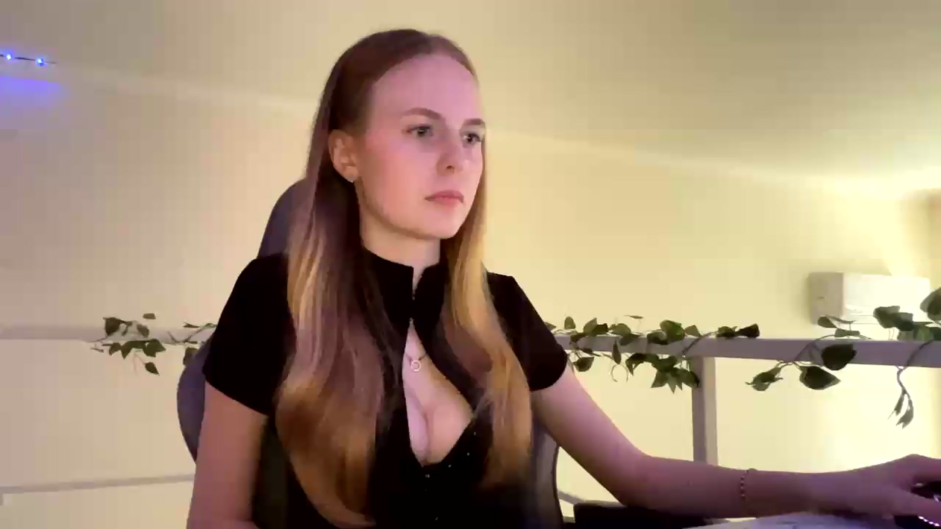 Gallery image thumbnail from SelinaMynx's myfreecams stream on, 06/07/2026, 13:52 image 1 of 20