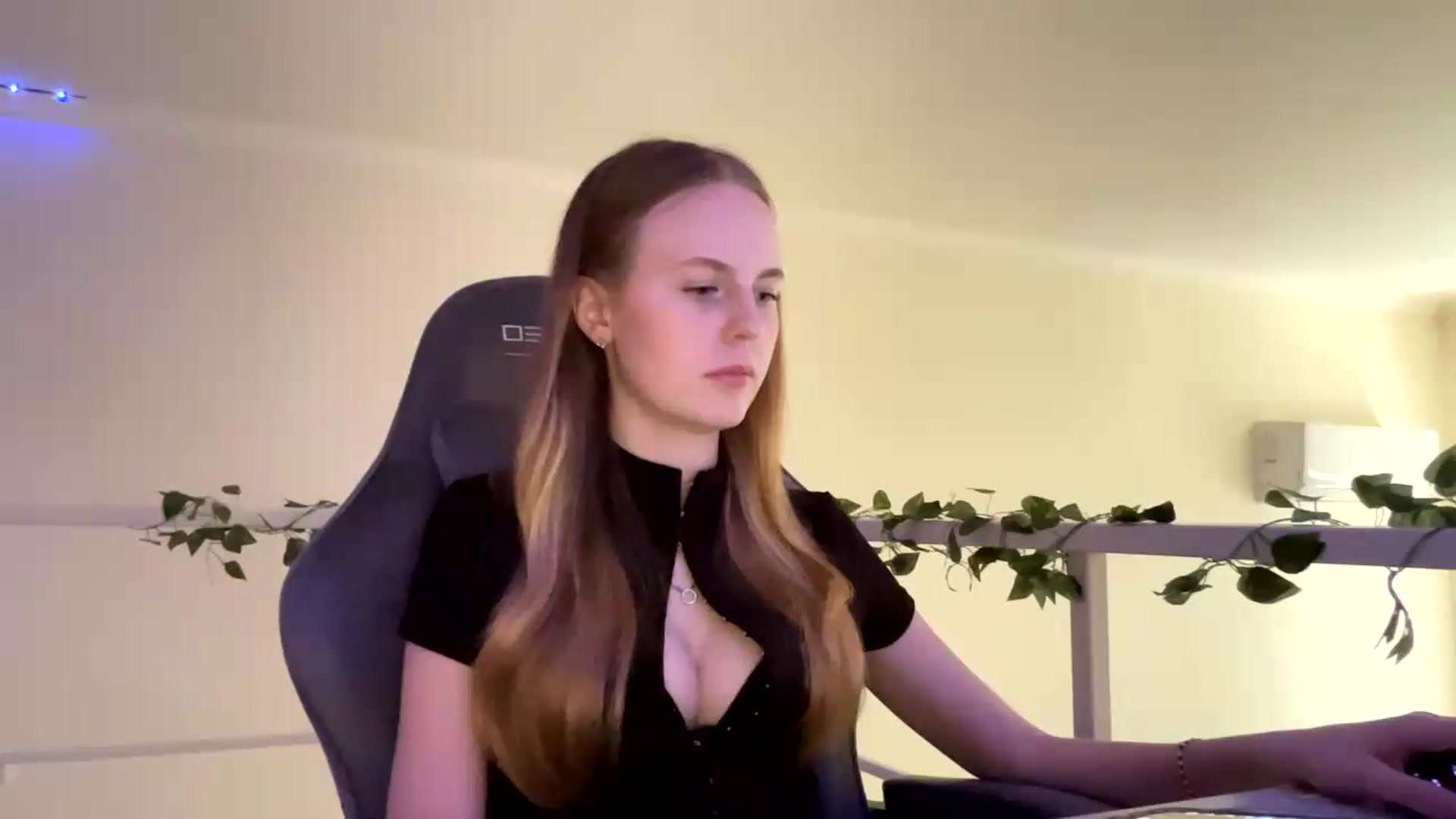 Gallery image thumbnail from SelinaMynx's myfreecams stream on, 06/07/2026, 13:52 image 16 of 20