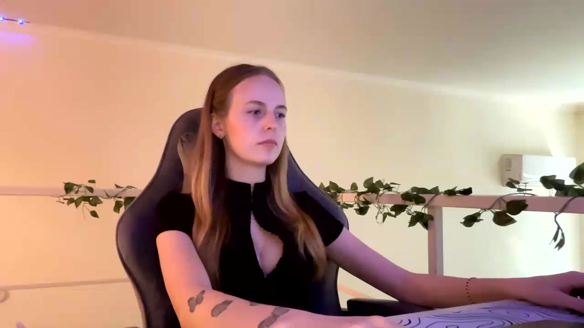 Gallery image thumbnail from SelinaMynx's myfreecams stream on, 06/07/2026, 15:01 image 6 of 20