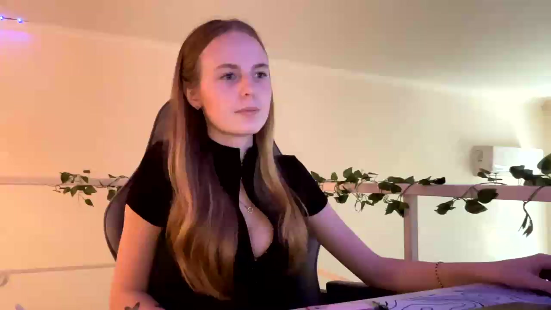 Gallery image thumbnail from SelinaMynx's myfreecams stream on, 06/07/2026, 15:01 image 17 of 20