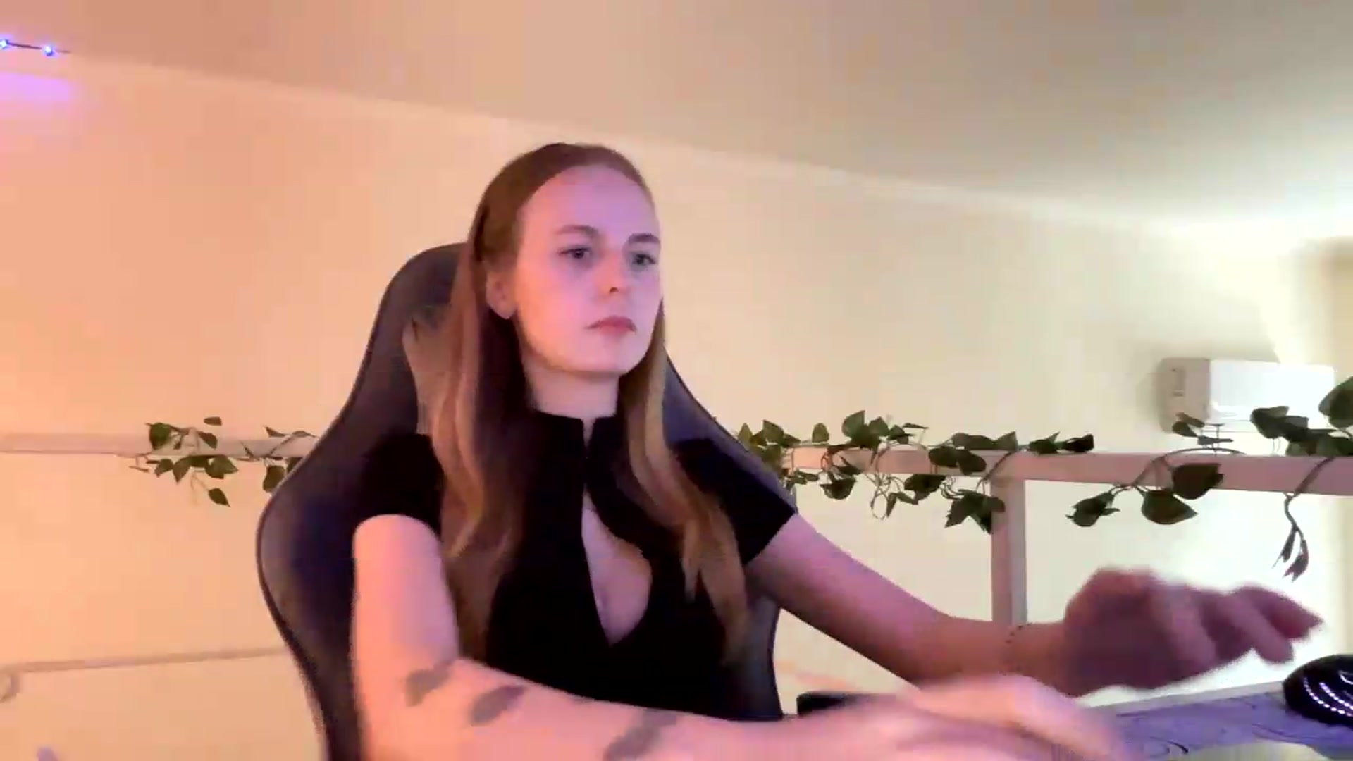 Gallery image thumbnail from SelinaMynx's myfreecams stream on, 06/07/2026, 15:01 image 2 of 20