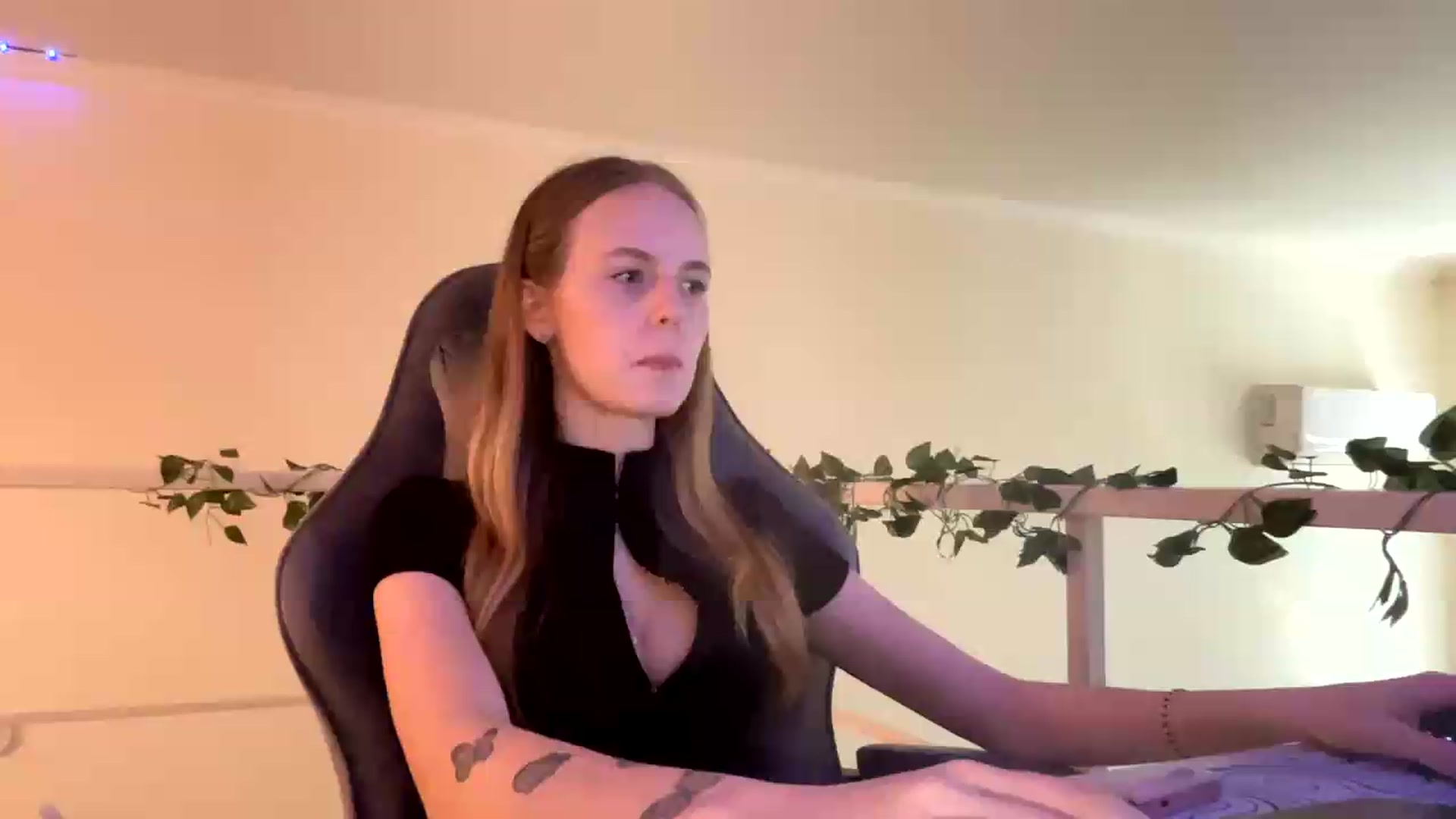 Gallery image thumbnail from SelinaMynx's myfreecams stream on, 06/07/2026, 15:01 image 1 of 20