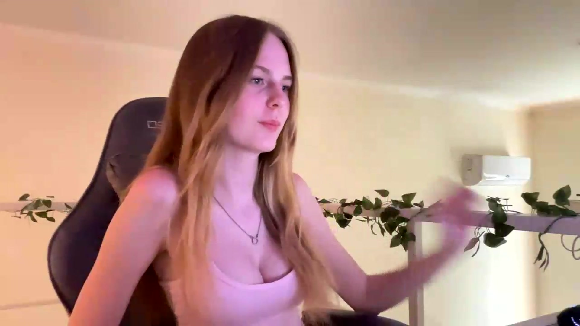 Gallery image thumbnail from SelinaMynx's myfreecams stream on, 06/12/2026, 14:20 image 6 of 20
