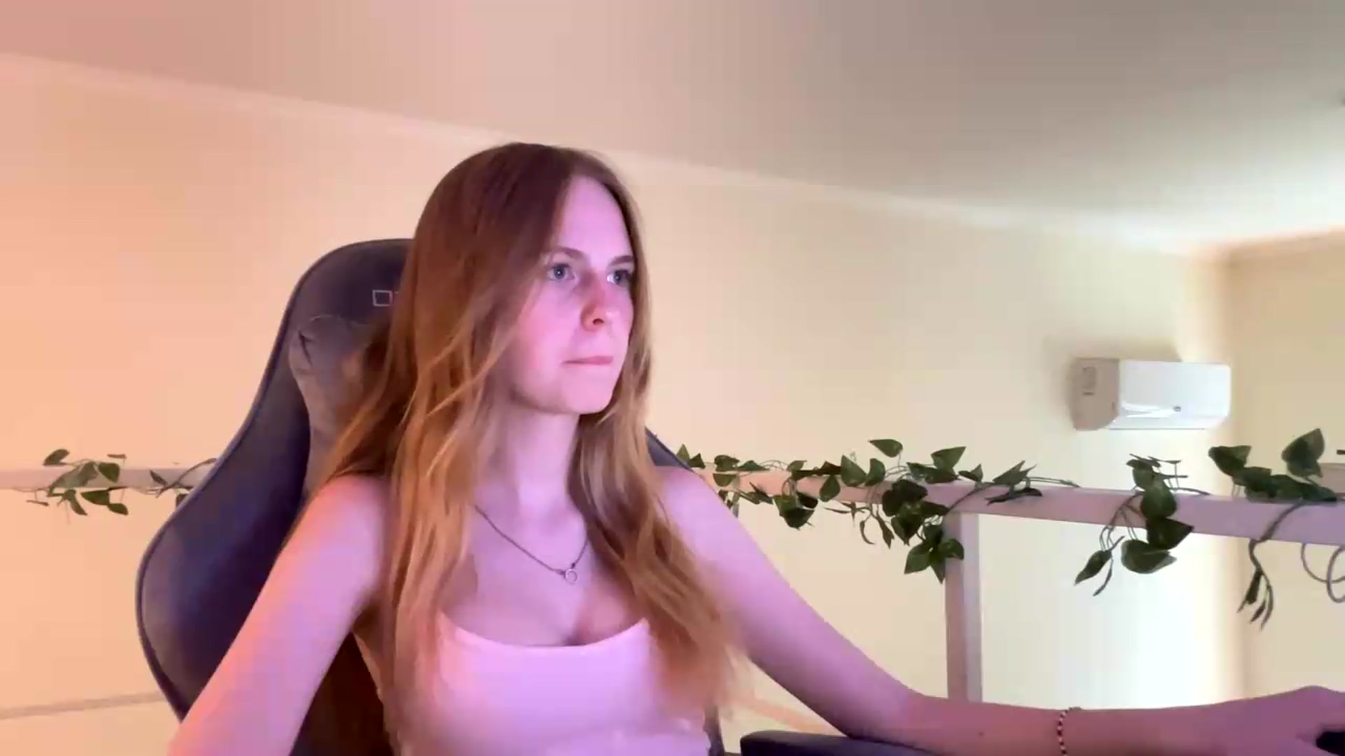 Gallery image thumbnail from SelinaMynx's myfreecams stream on, 06/12/2026, 14:20 image 9 of 20