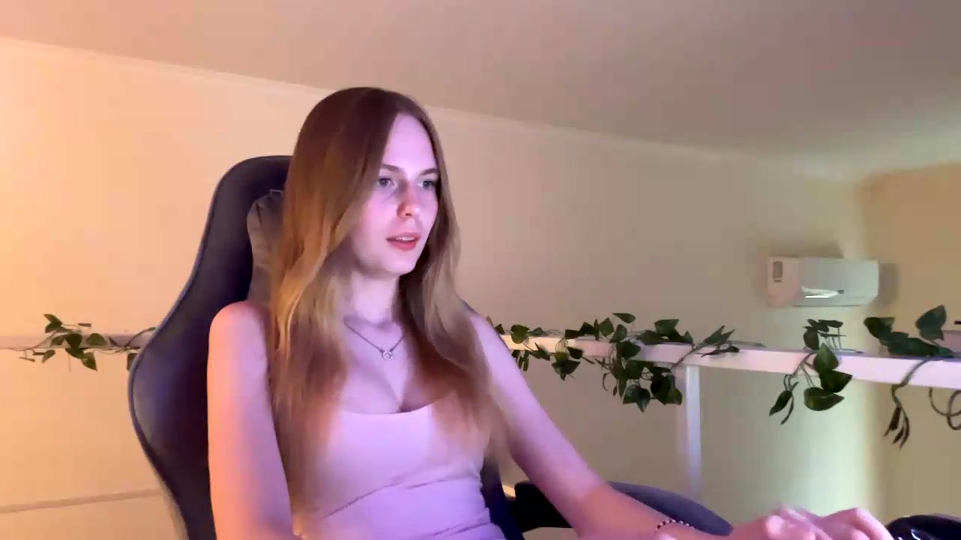 Gallery image thumbnail from SelinaMynx's myfreecams stream on, 06/12/2026, 14:20 image 18 of 20