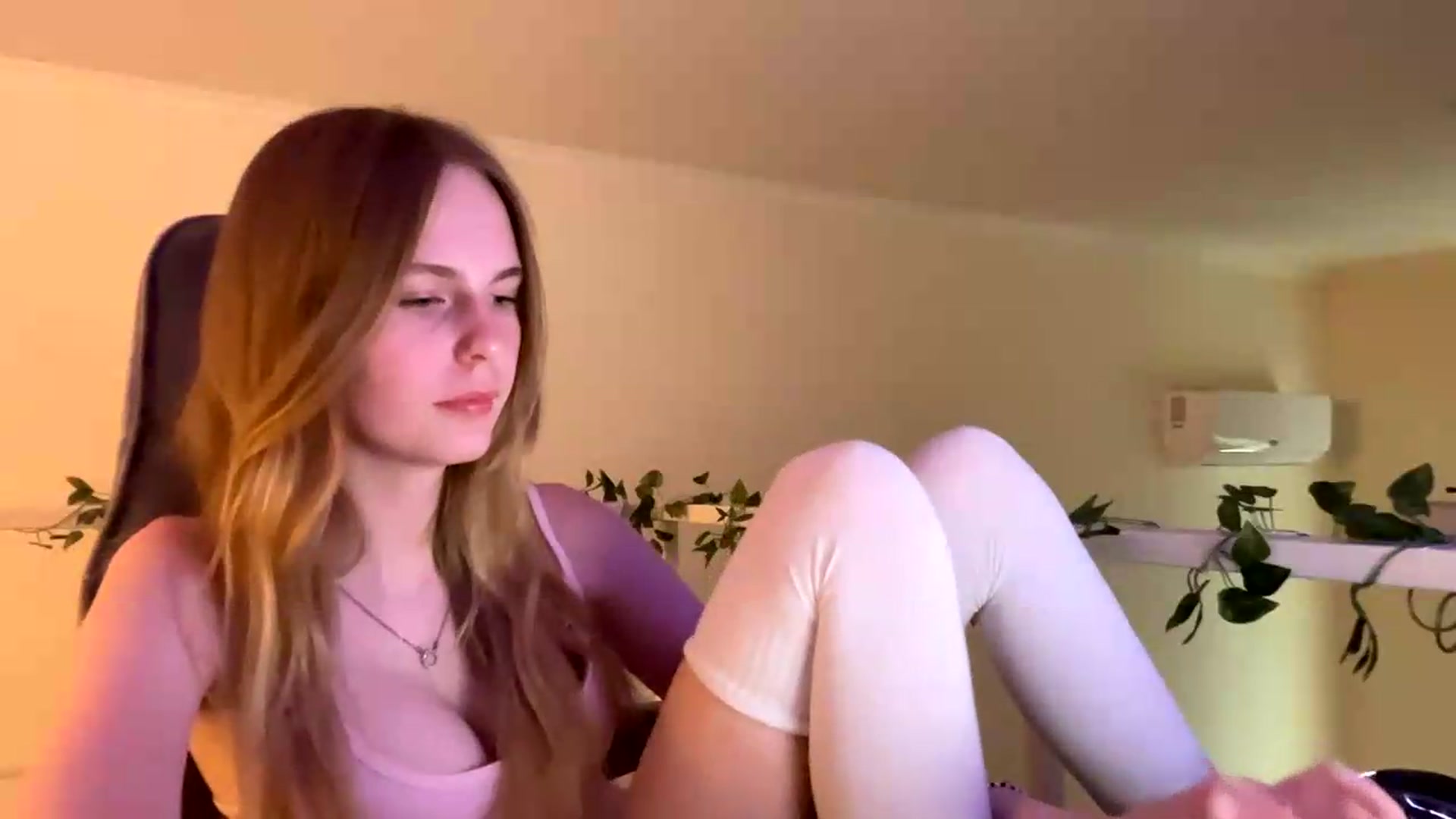 Gallery image thumbnail from SelinaMynx's myfreecams stream on, 06/12/2026, 14:20 image 17 of 20