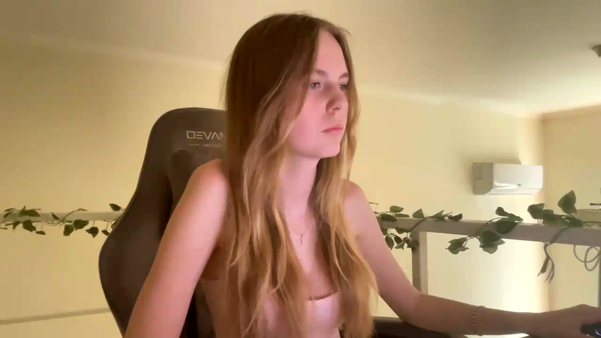 Gallery image thumbnail from SelinaMynx's myfreecams stream on, 06/13/2026, 12:31 image 15 of 20