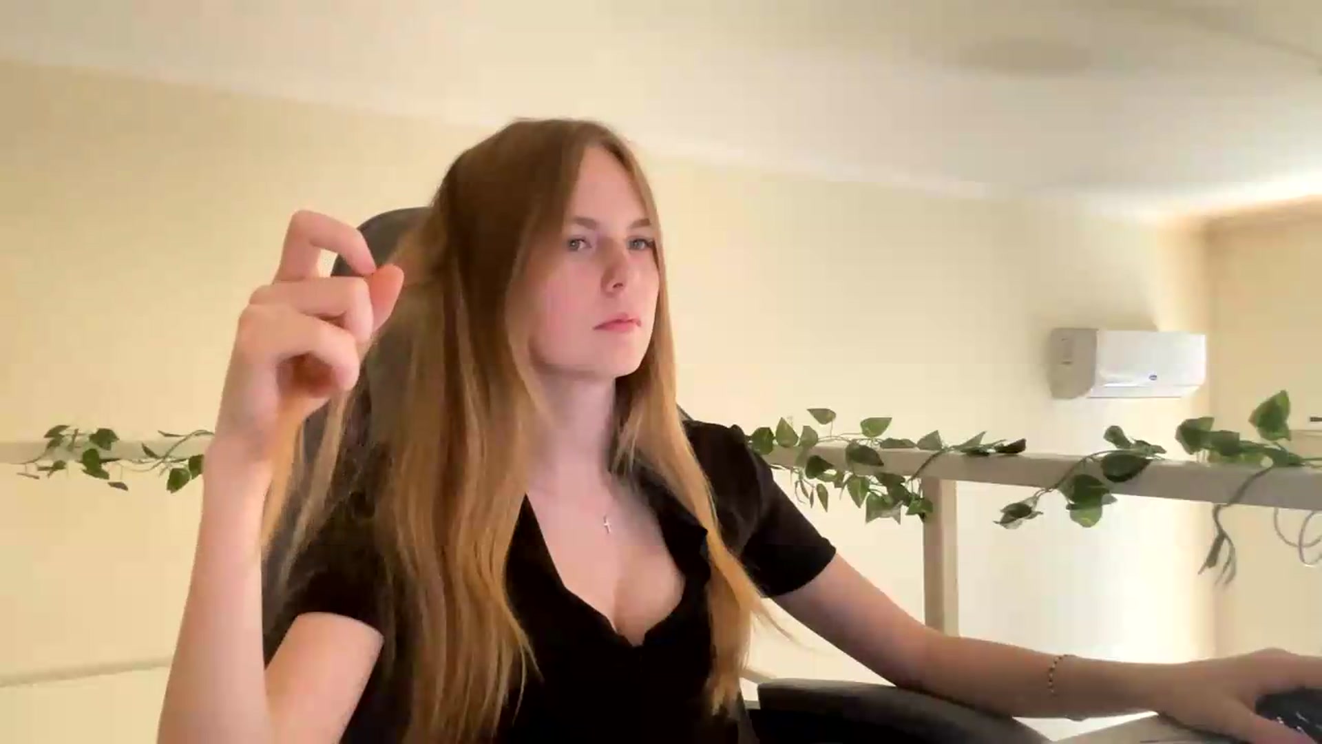 Gallery image thumbnail from SelinaMynx's myfreecams stream on, 06/14/2026, 10:47 image 12 of 20