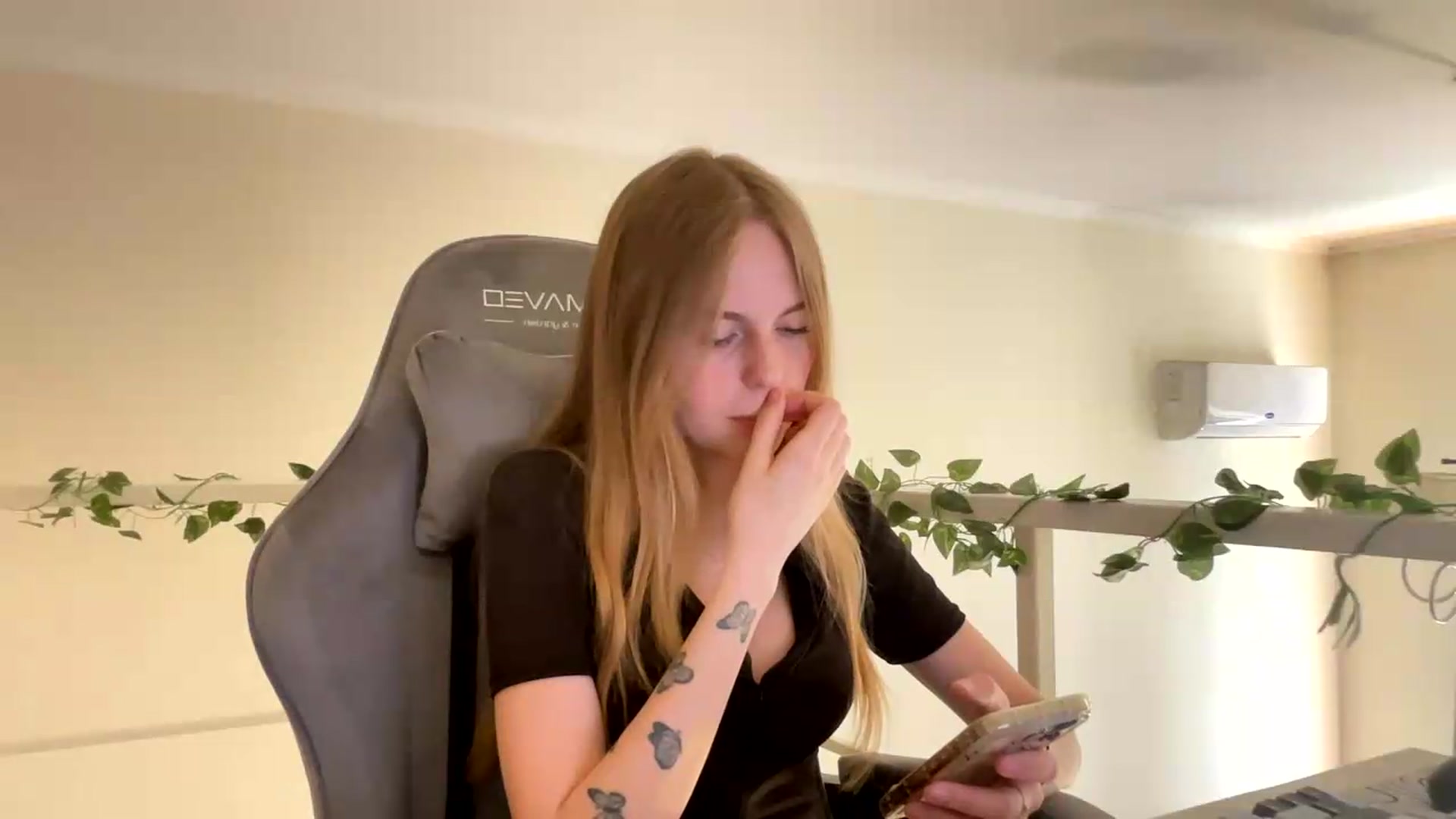 Gallery image thumbnail from SelinaMynx's myfreecams stream on, 06/14/2026, 12:04 image 4 of 20