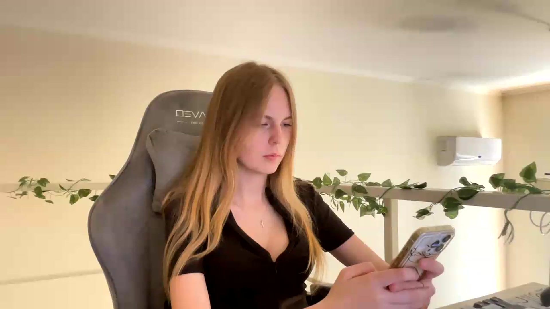 Gallery image thumbnail from SelinaMynx's myfreecams stream on, 06/14/2026, 12:04 image 5 of 20
