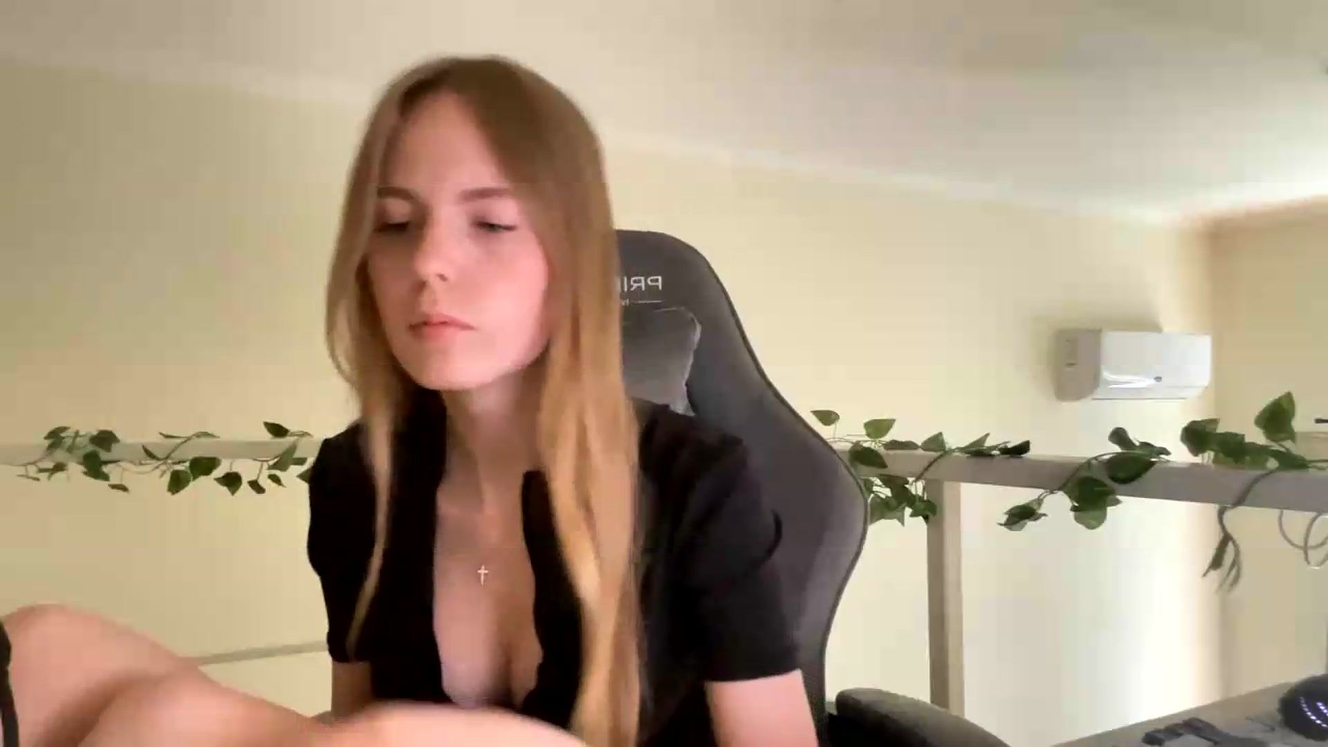 Gallery image thumbnail from SelinaMynx's myfreecams stream on, 06/14/2026, 12:04 image 10 of 20