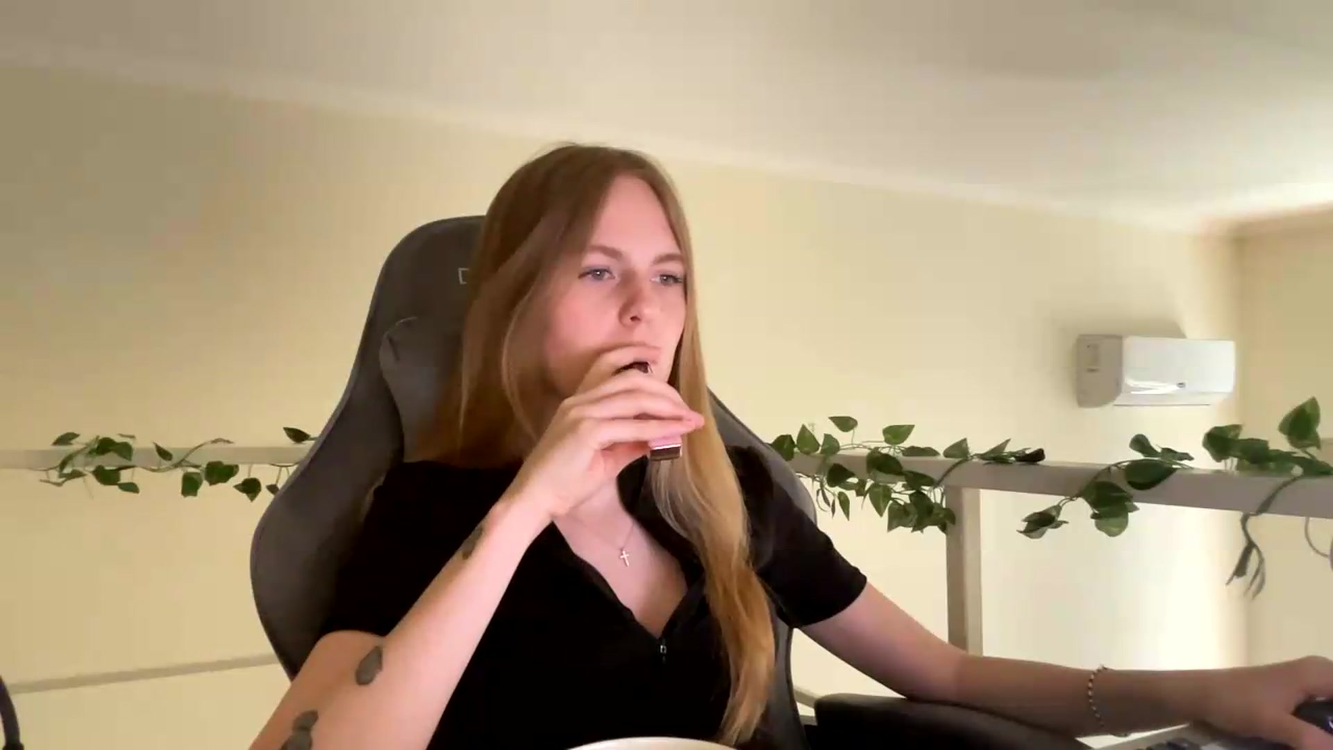 Gallery image thumbnail from SelinaMynx's myfreecams stream on, 06/14/2026, 13:25 image 3 of 20