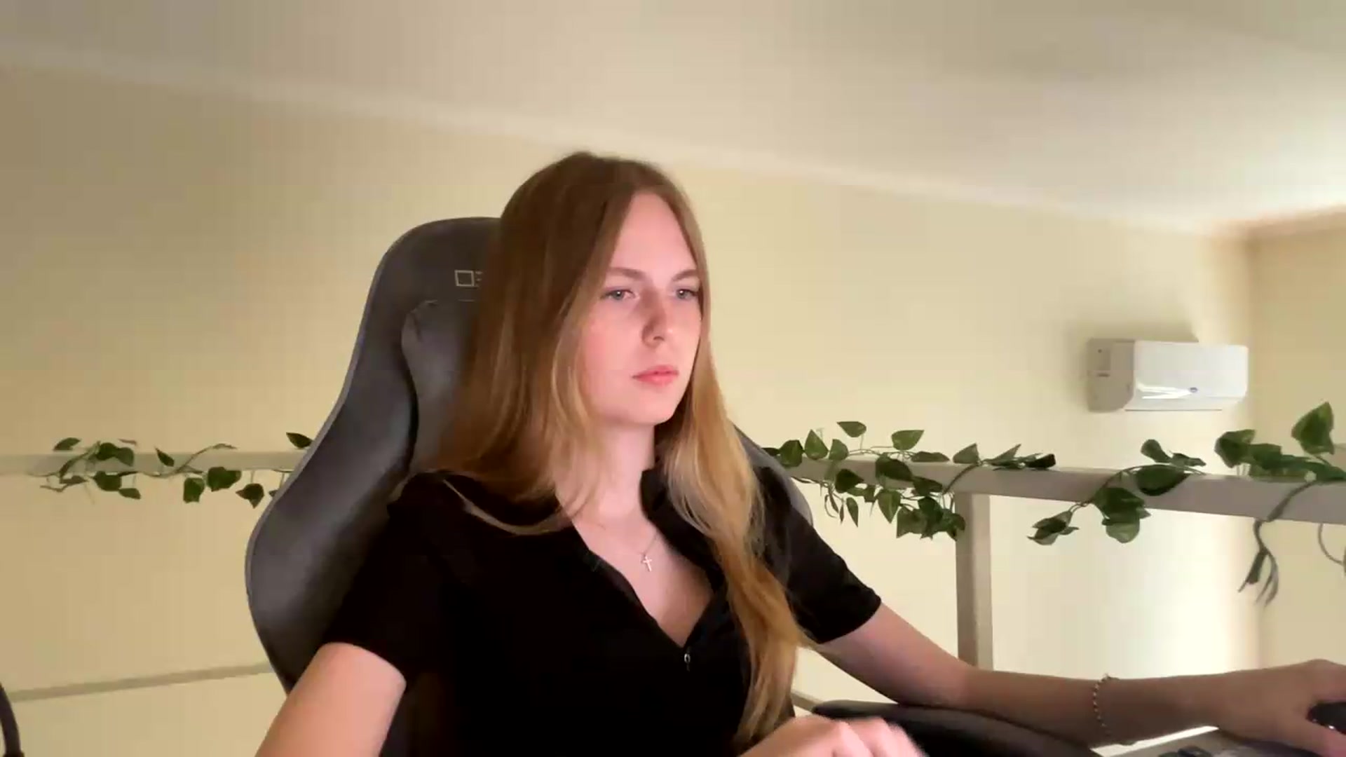 Gallery image thumbnail from SelinaMynx's myfreecams stream on, 06/14/2026, 13:25 image 11 of 20