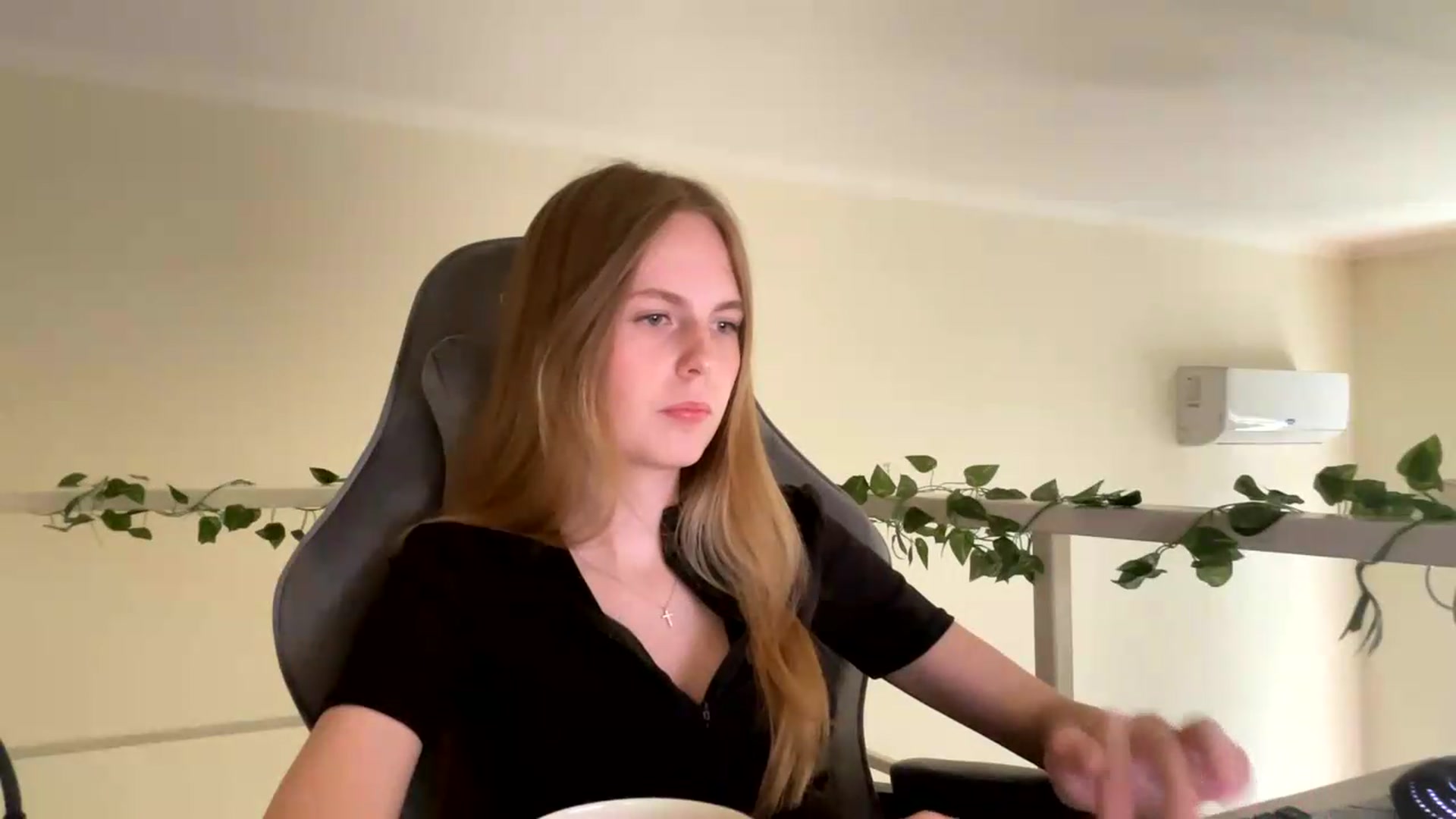 Gallery image thumbnail from SelinaMynx's myfreecams stream on, 06/14/2026, 13:25 image 6 of 20