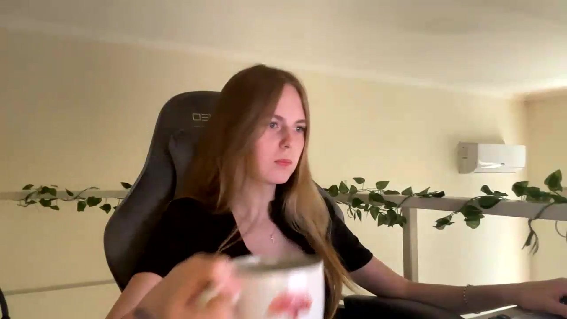 Gallery image thumbnail from SelinaMynx's myfreecams stream on, 06/14/2026, 13:25 image 14 of 20
