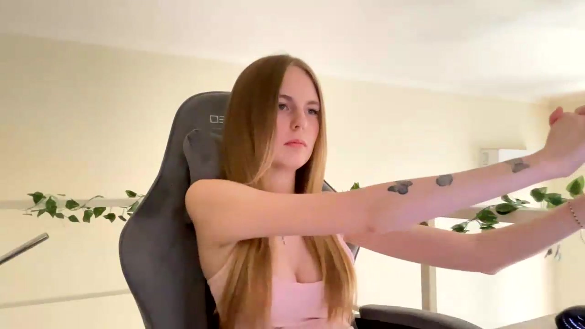 Gallery image thumbnail from SelinaMynx's myfreecams stream on, 06/16/2026, 12:23 image 11 of 20
