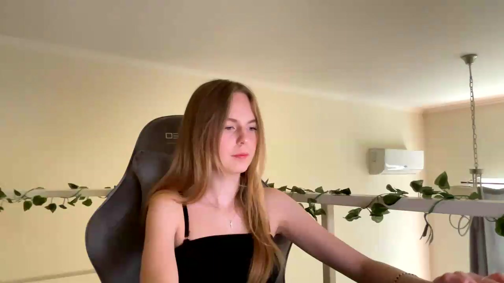 Gallery image thumbnail from SelinaMynx's myfreecams stream on, 06/20/2026, 09:34 image 15 of 20