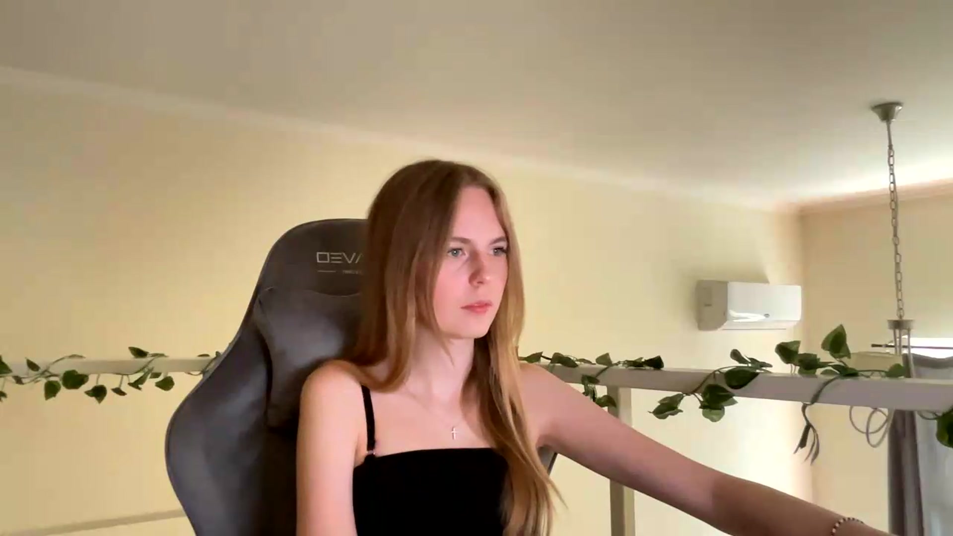 Gallery image thumbnail from SelinaMynx's myfreecams stream on, 06/20/2026, 09:34 image 16 of 20
