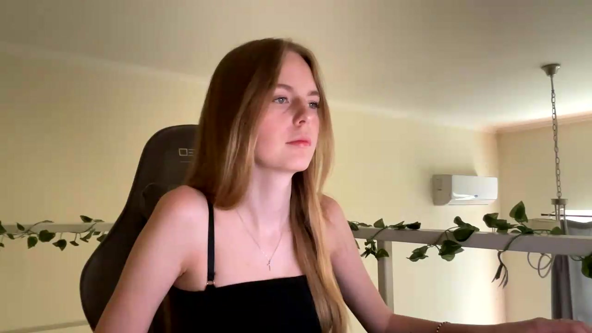 Gallery image thumbnail from SelinaMynx's myfreecams stream on, 06/20/2026, 09:34 image 6 of 20